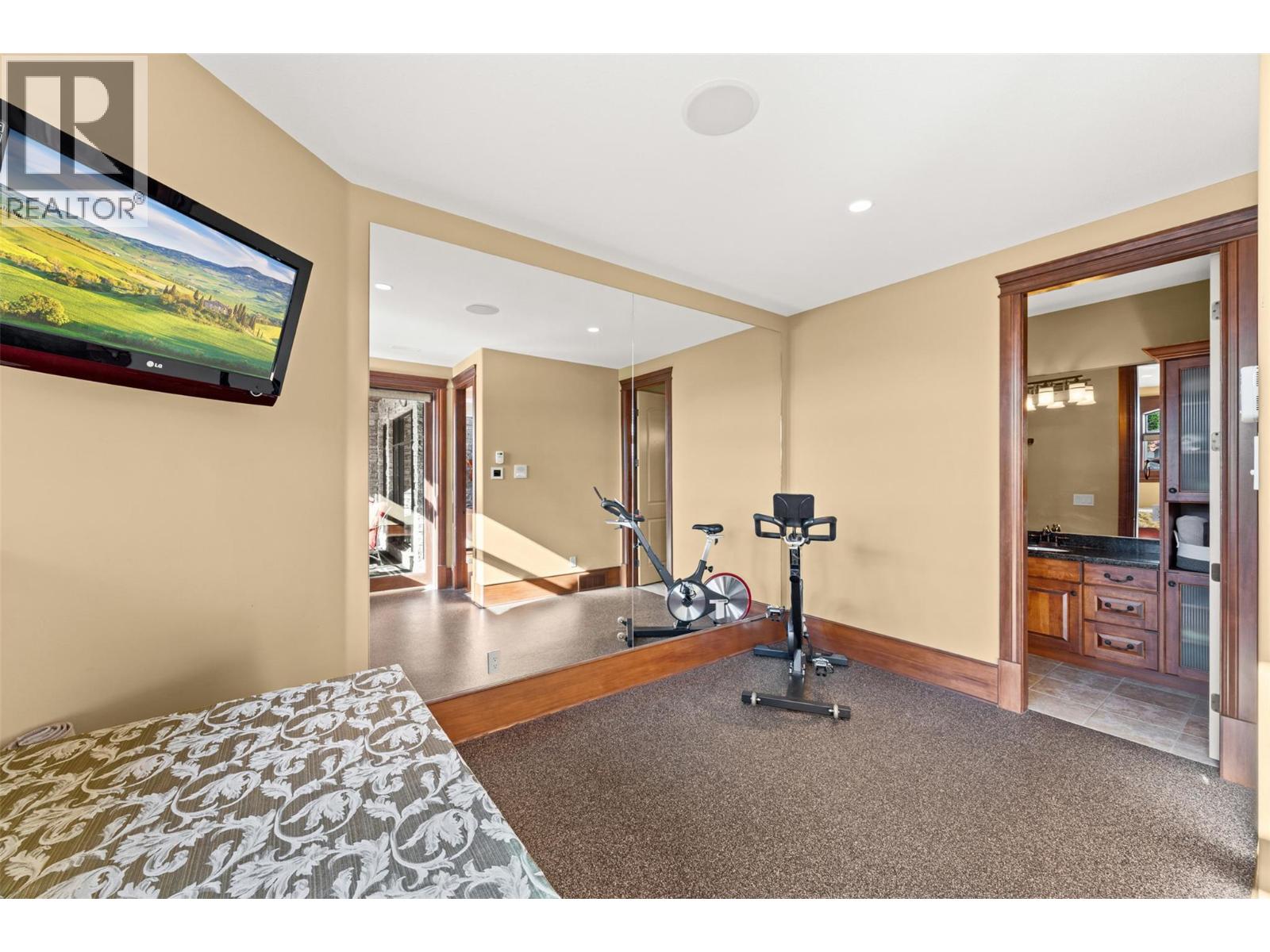 2449 Selkirk Drive