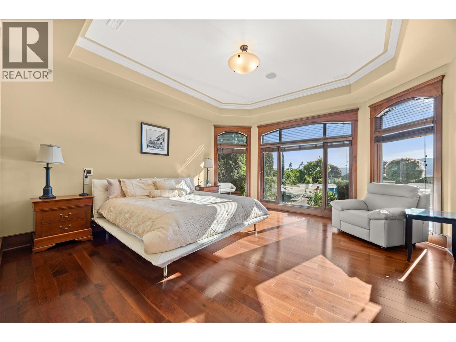 2449 Selkirk Drive