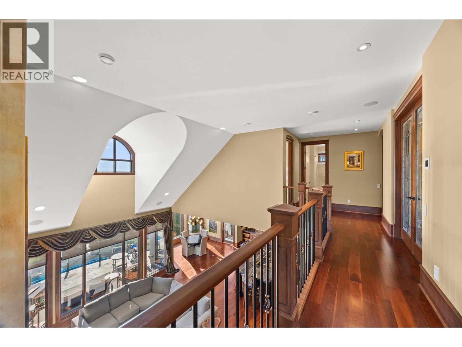 2449 Selkirk Drive