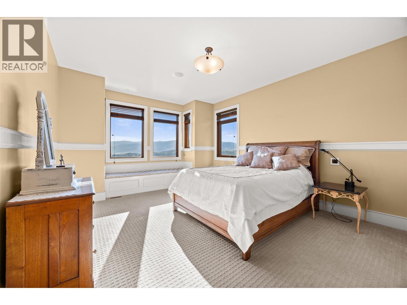 2449 Selkirk Drive