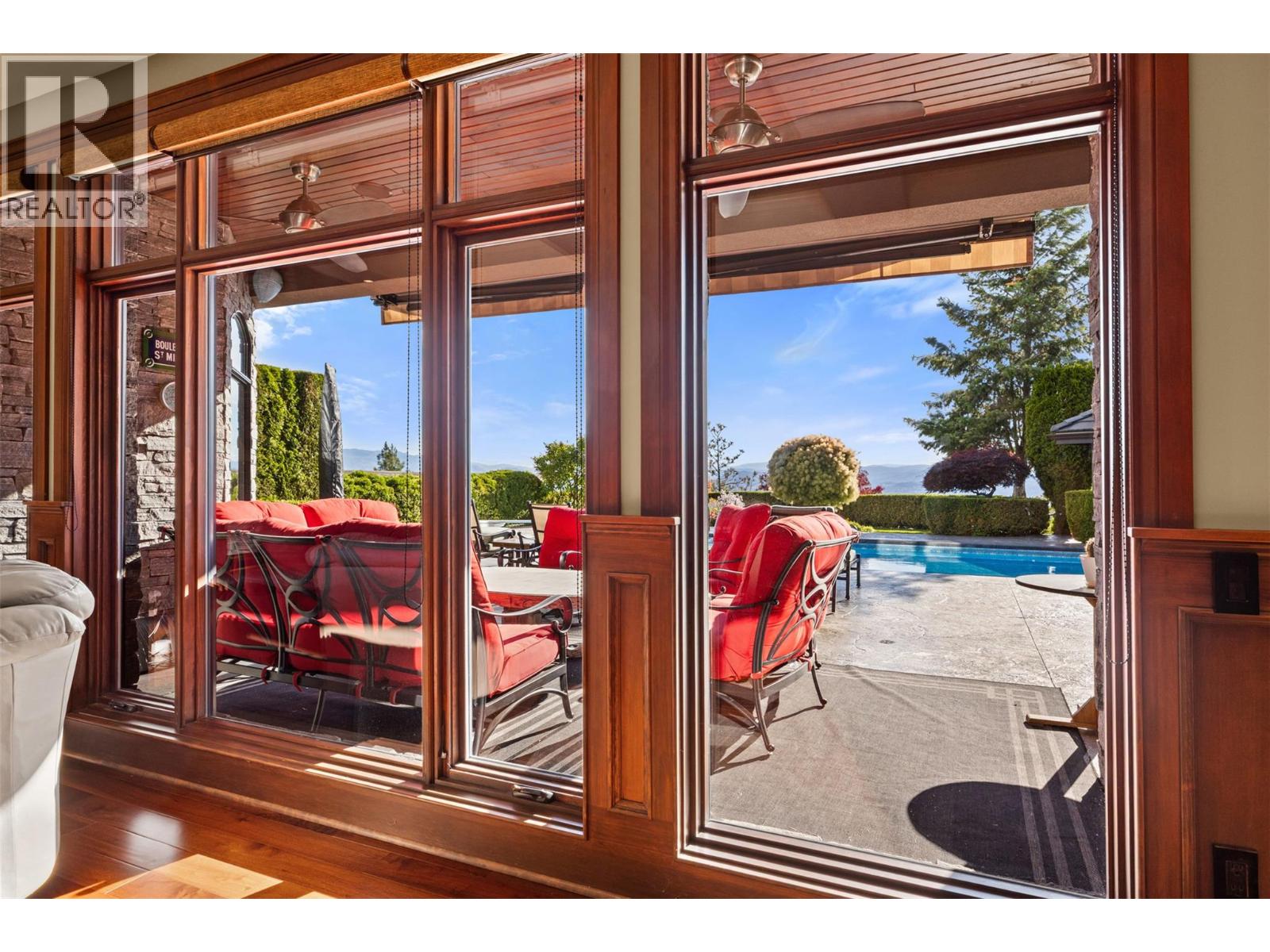 2449 Selkirk Drive