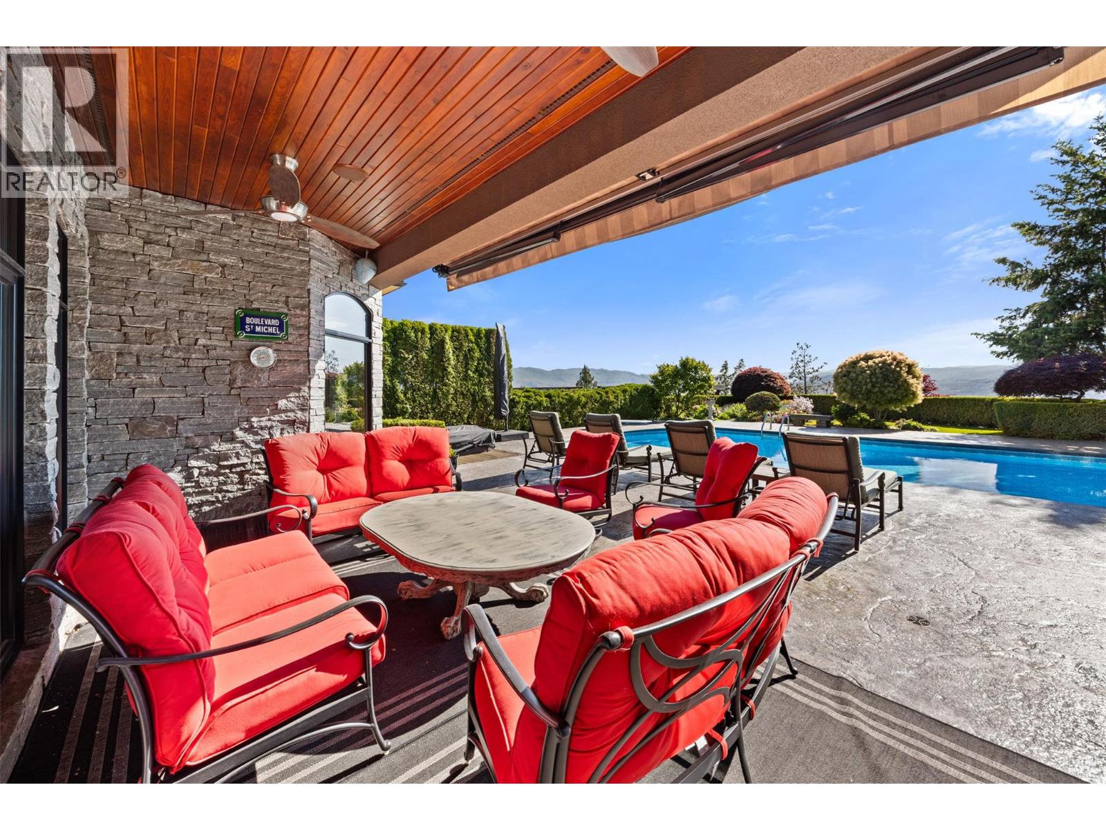 2449 Selkirk Drive