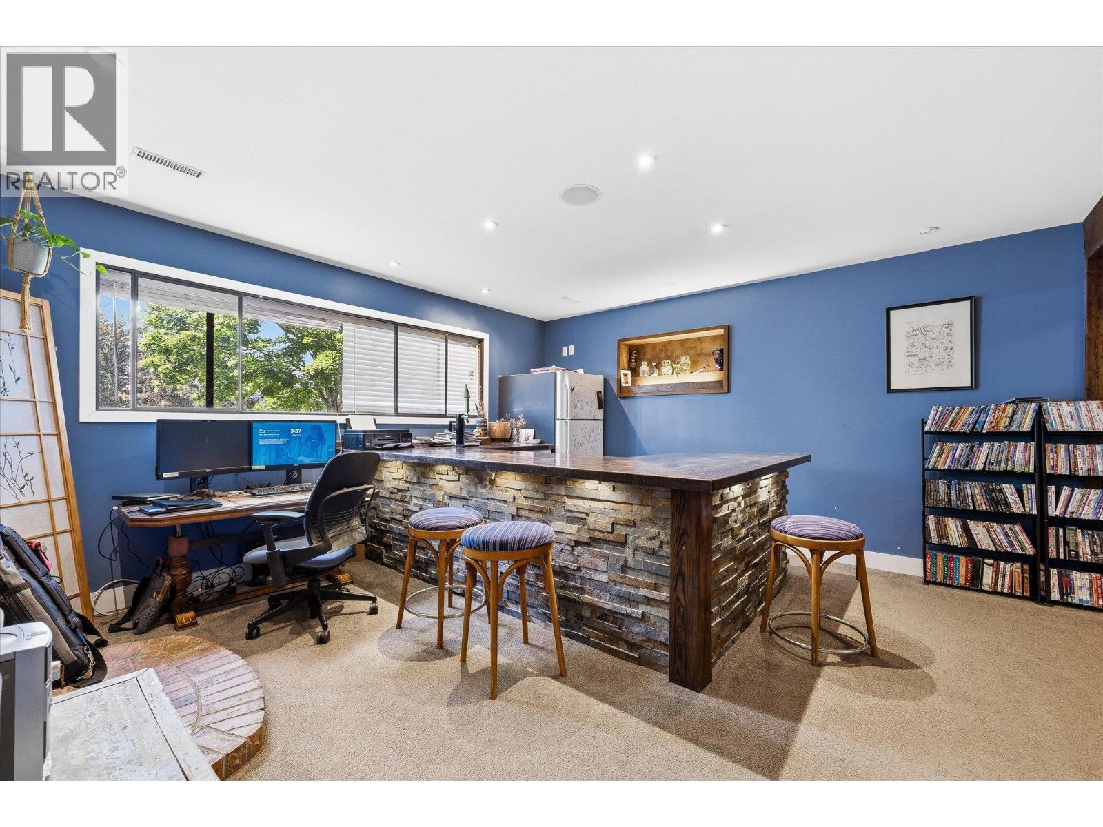 319 Valley Road