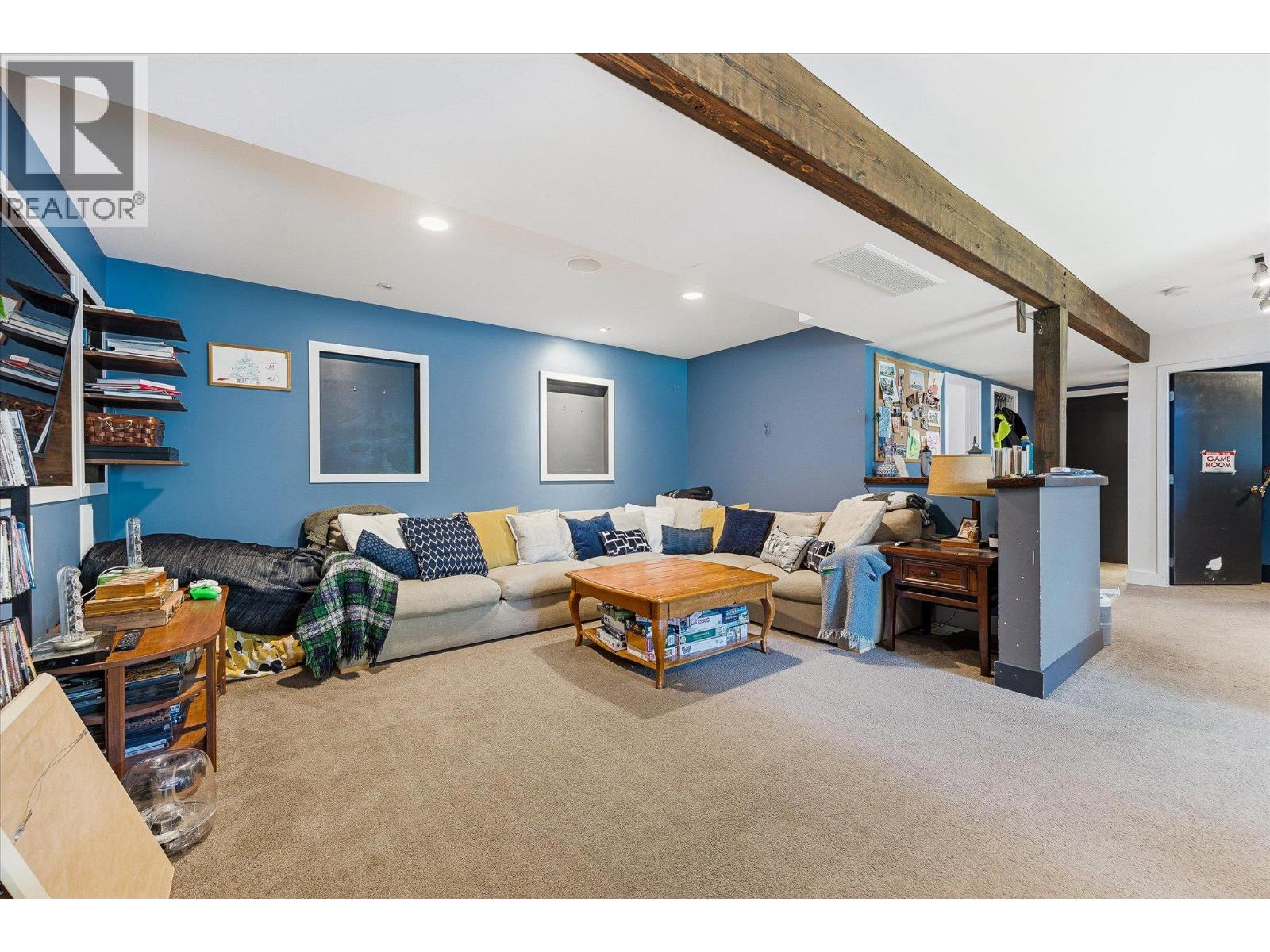 319 Valley Road