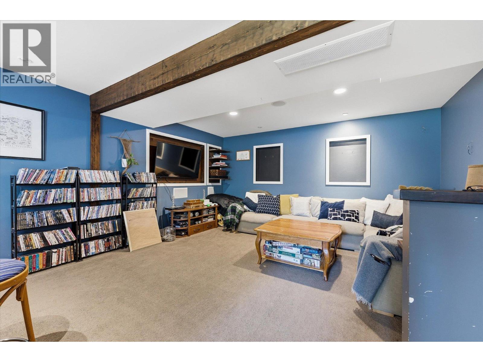 319 Valley Road
