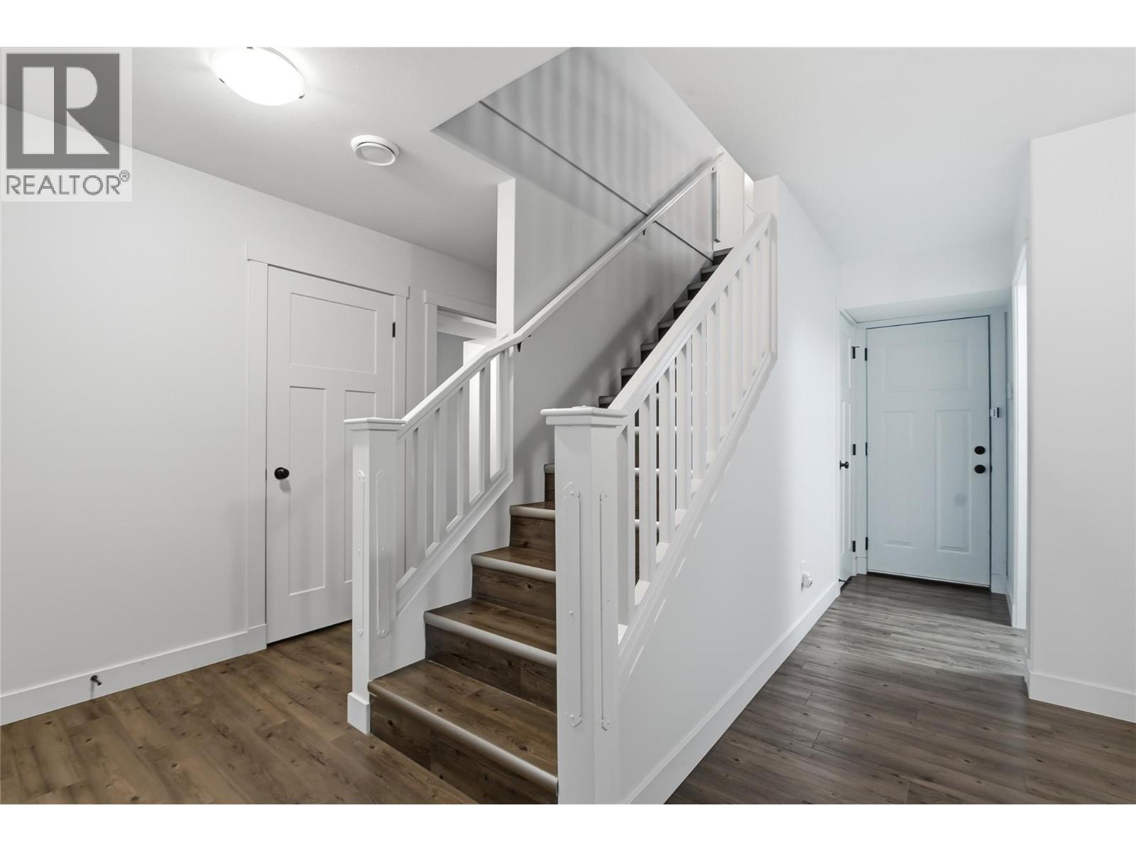 560 & 562 Christleton Avenue
