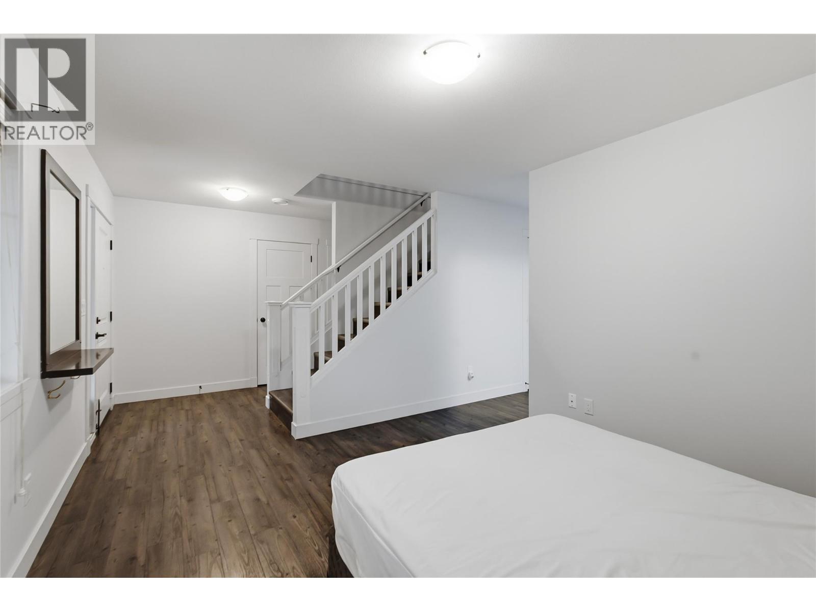 560 & 562 Christleton Avenue