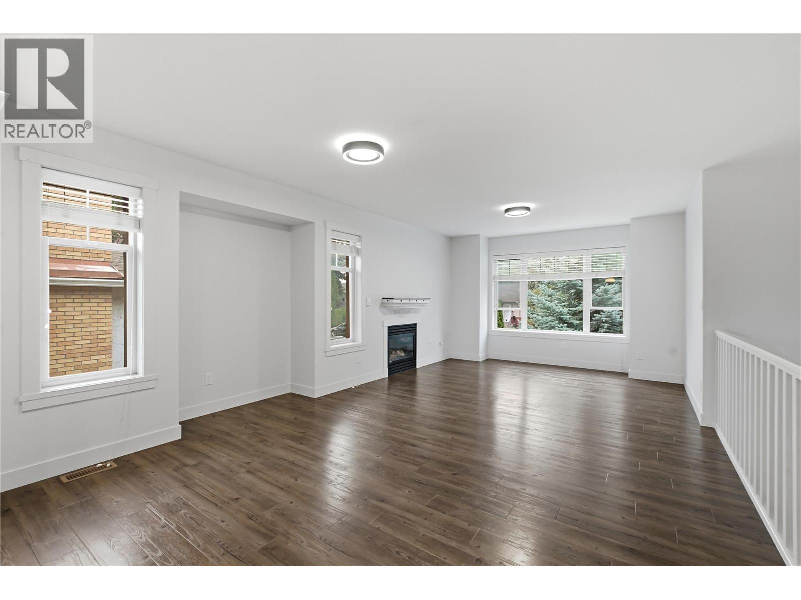 560 & 562 Christleton Avenue