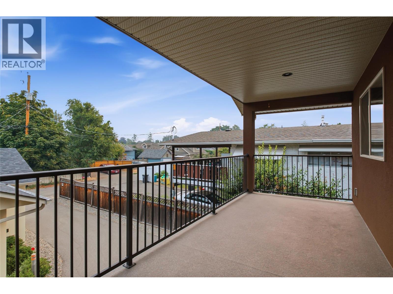 560 & 562 Christleton Avenue