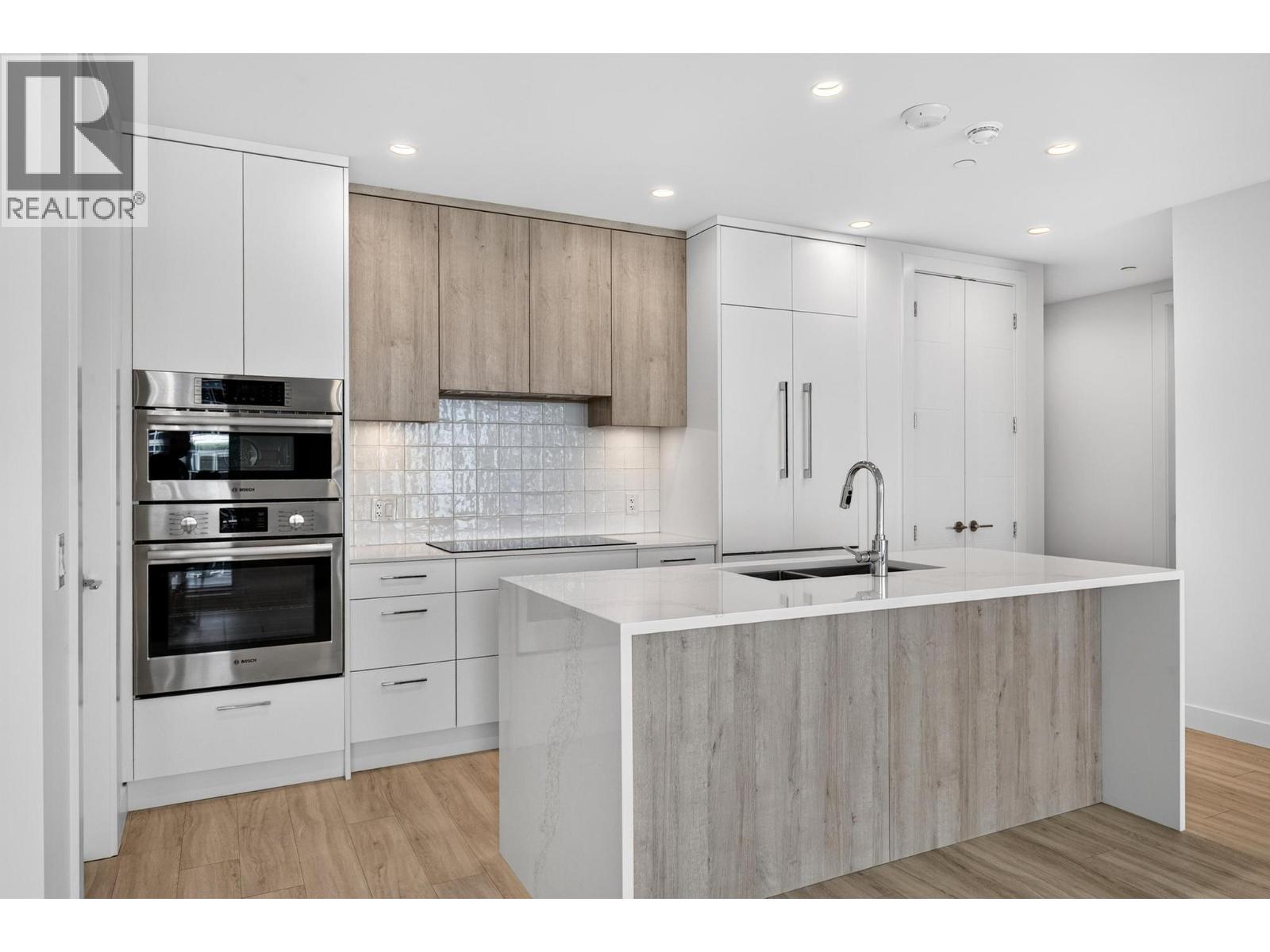 3699 Capozzi Road Unit# PH6