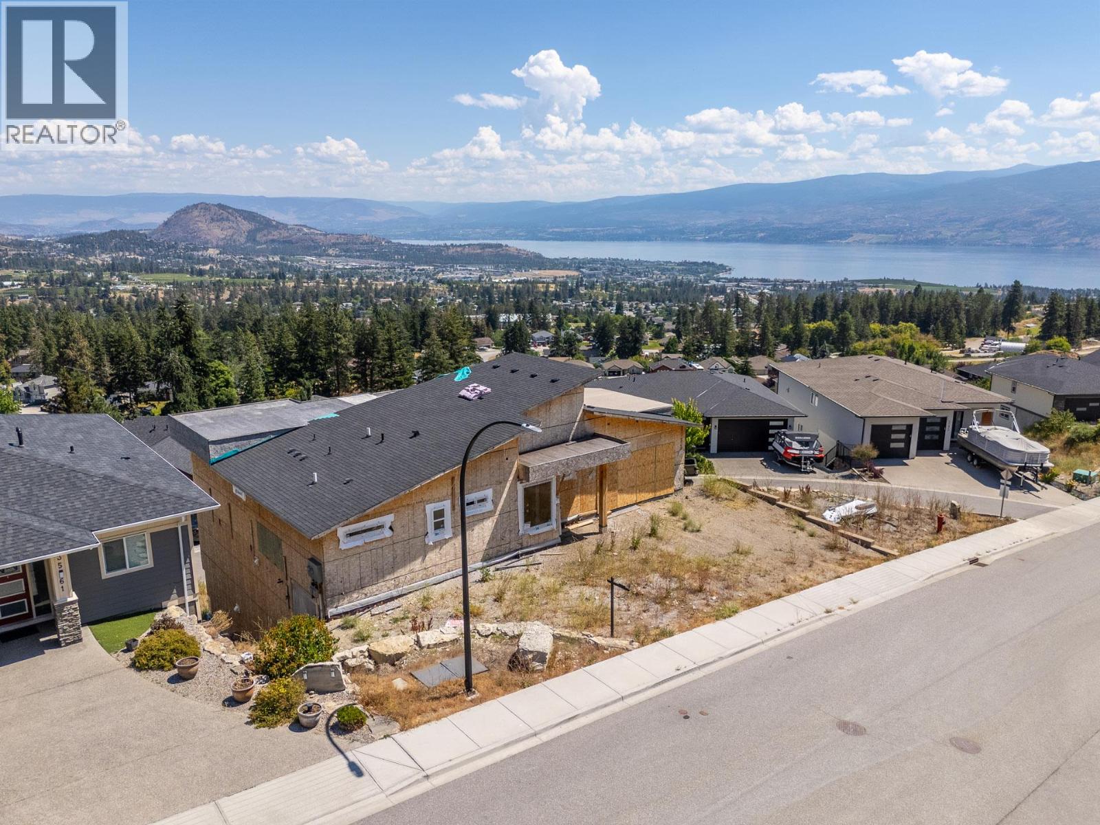 3563 Goldie Way