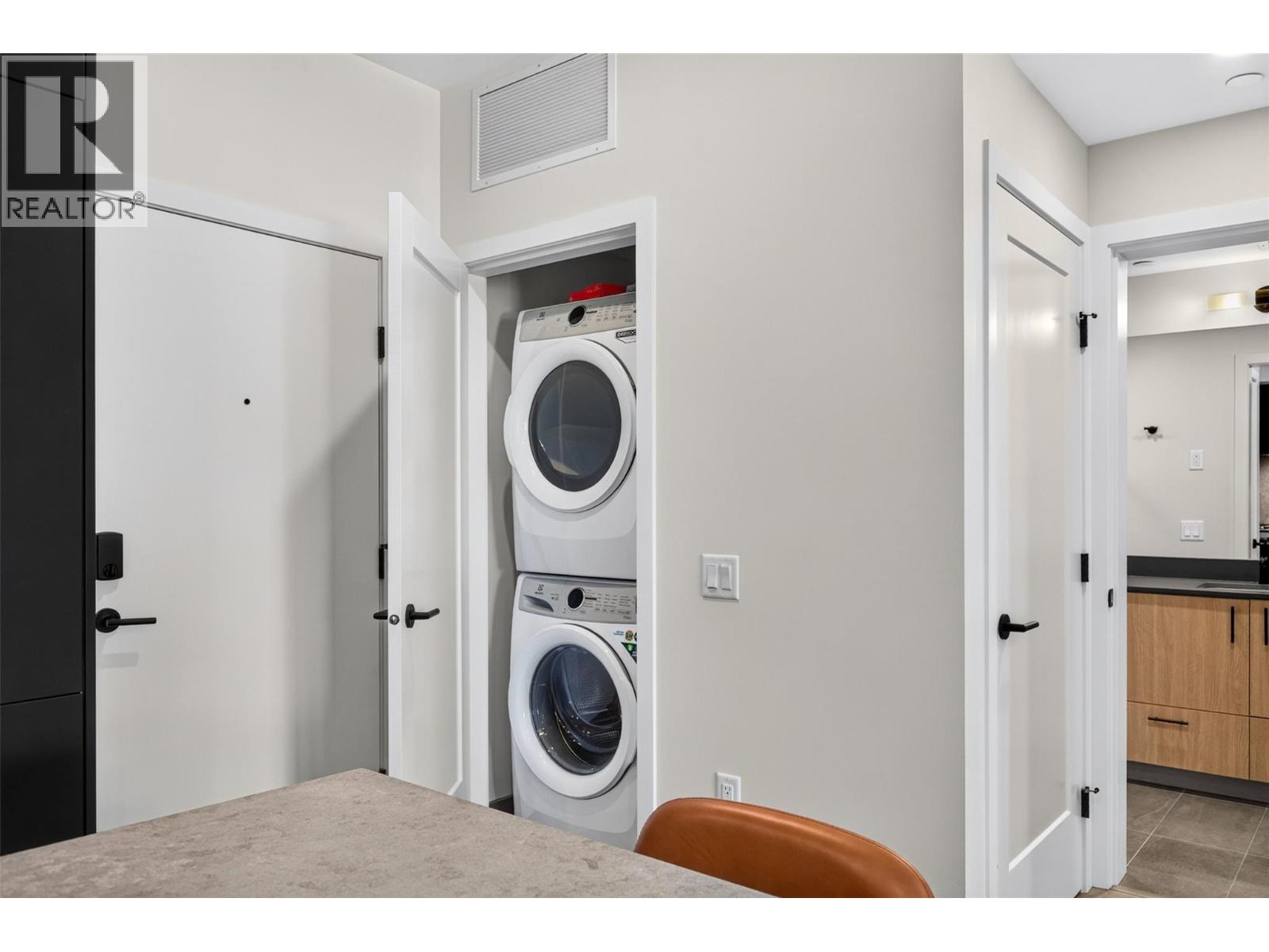 9652 Benchland Drive Unit# 209