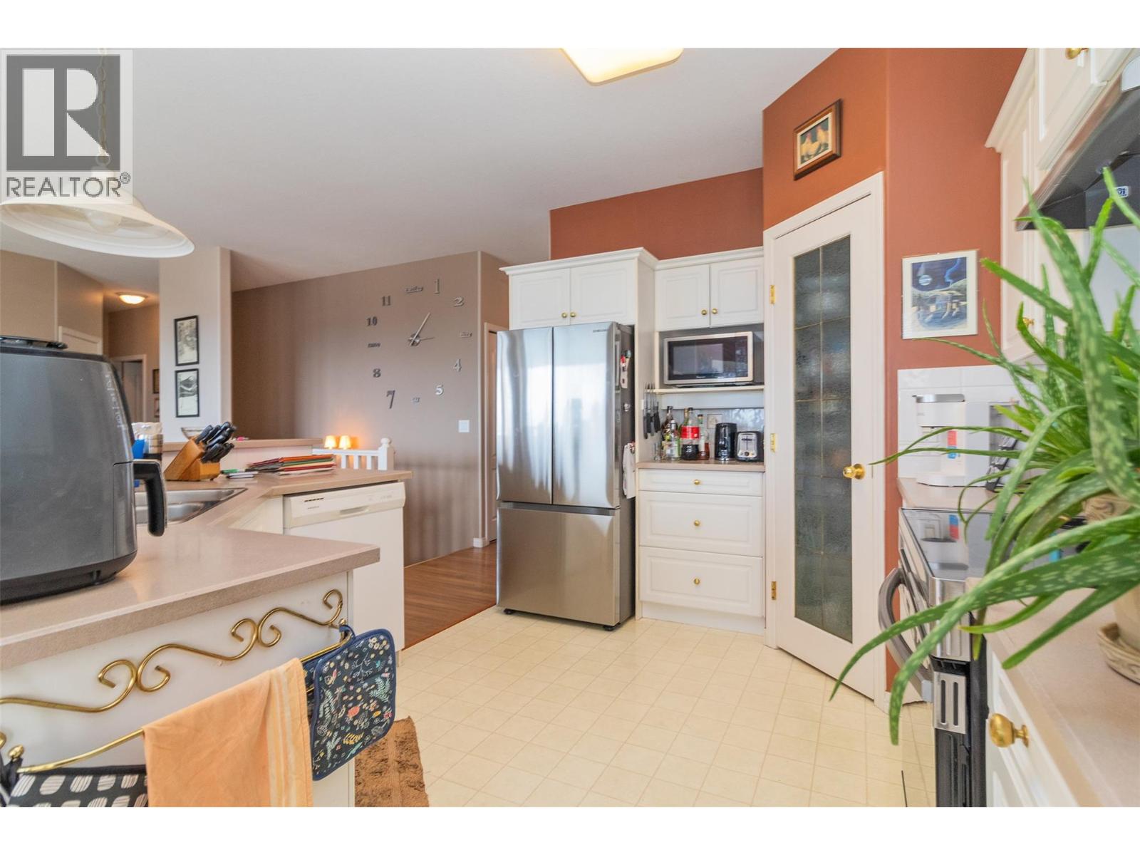 843 Lone Pine Drive