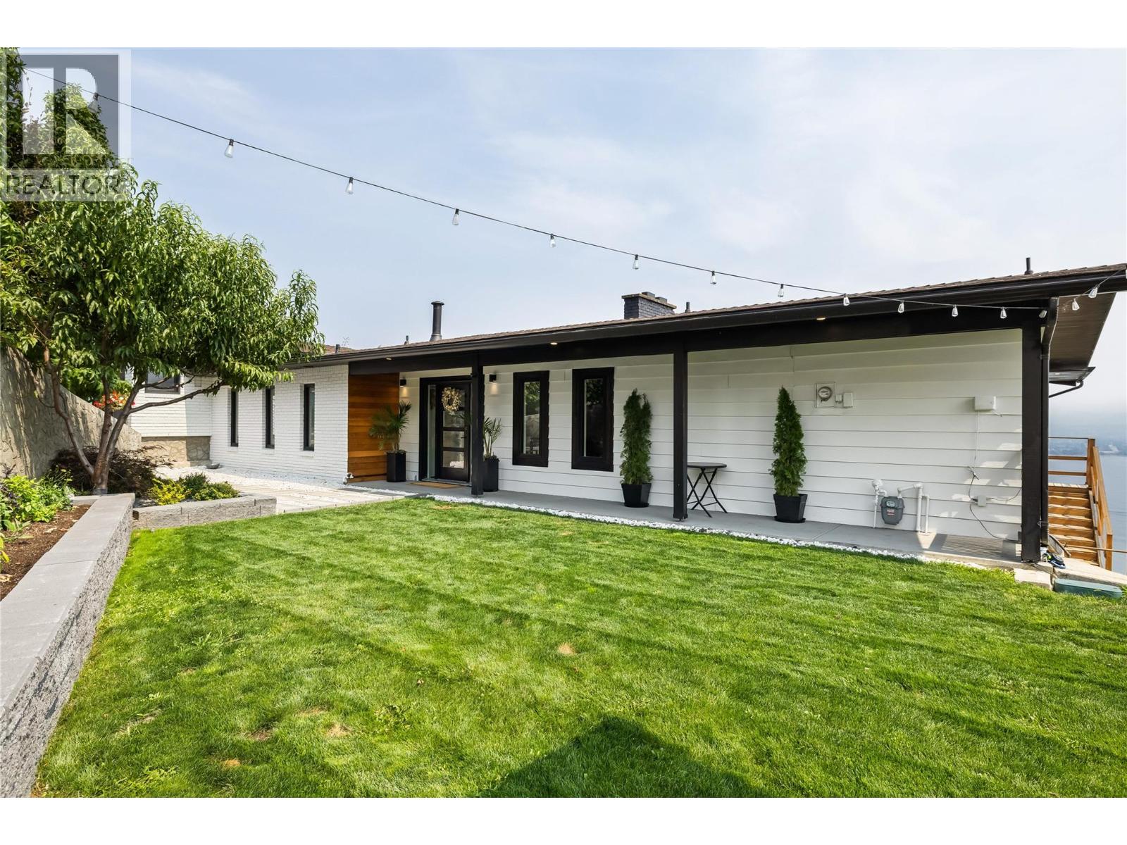 2751 Lakeview Road