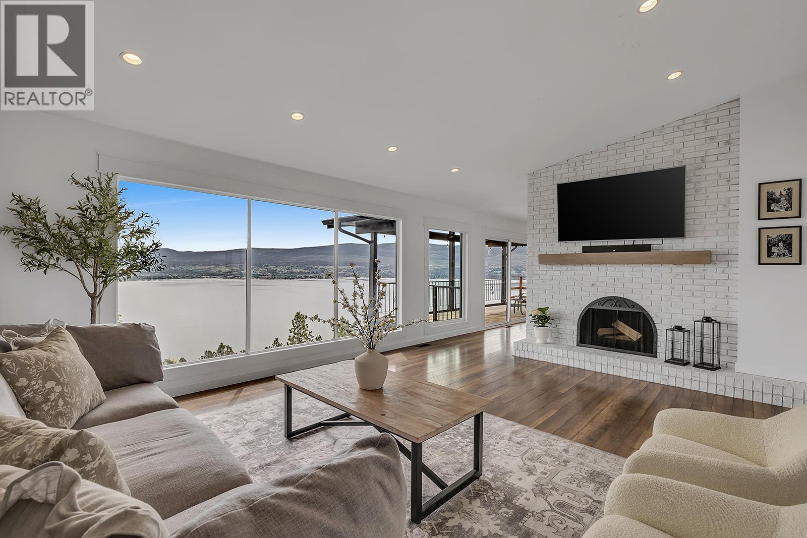 2751 Lakeview Road