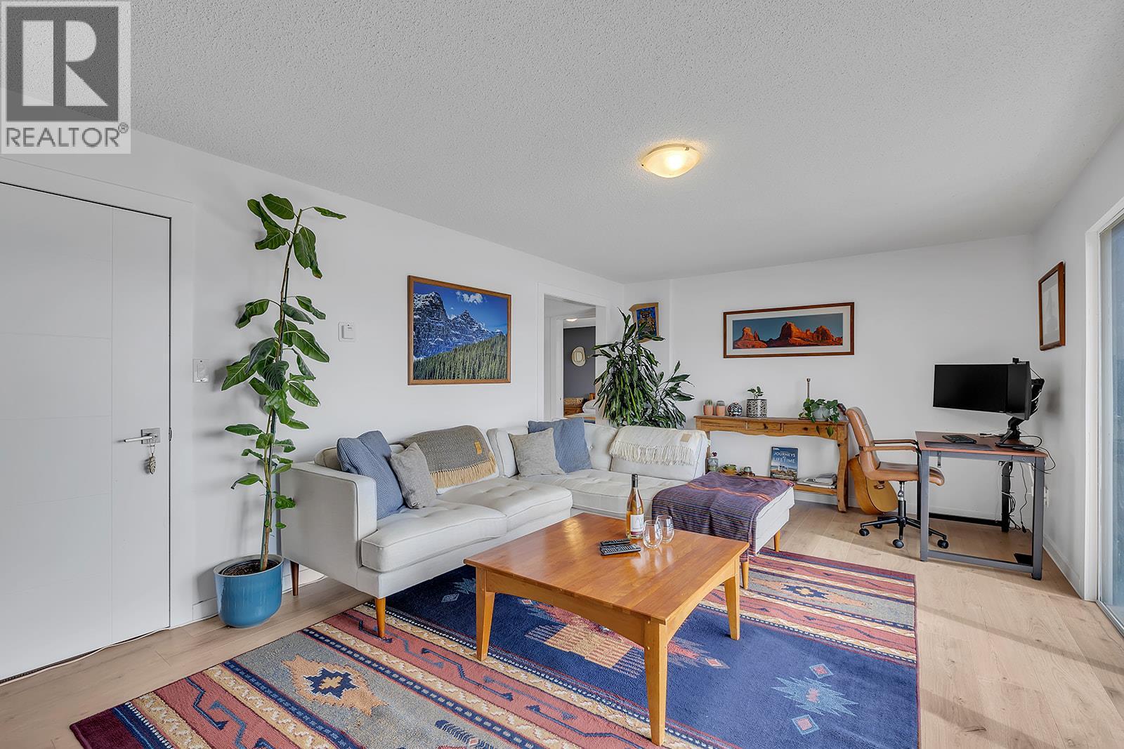 2751 Lakeview Road