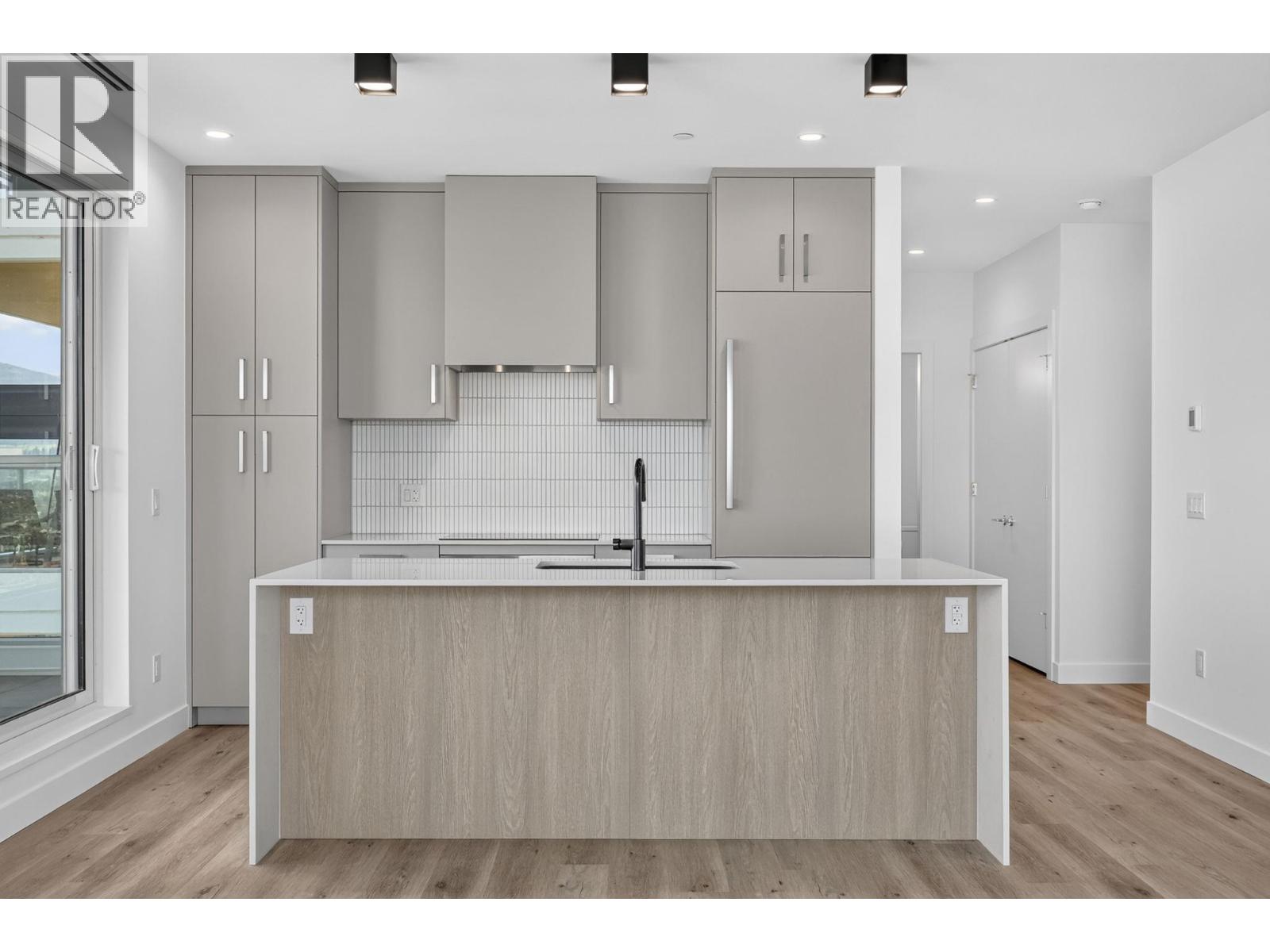 3300 Lakeshore Road Unit# 1303