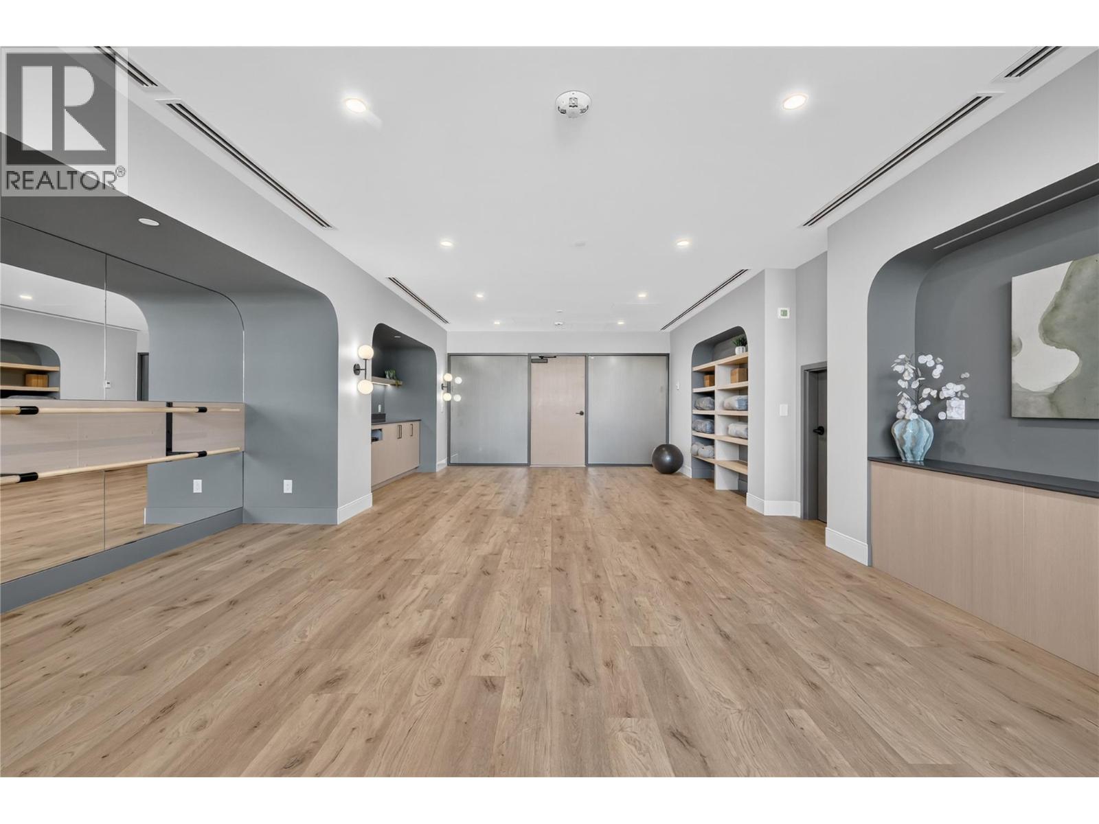 3300 Lakeshore Road Unit# 1303
