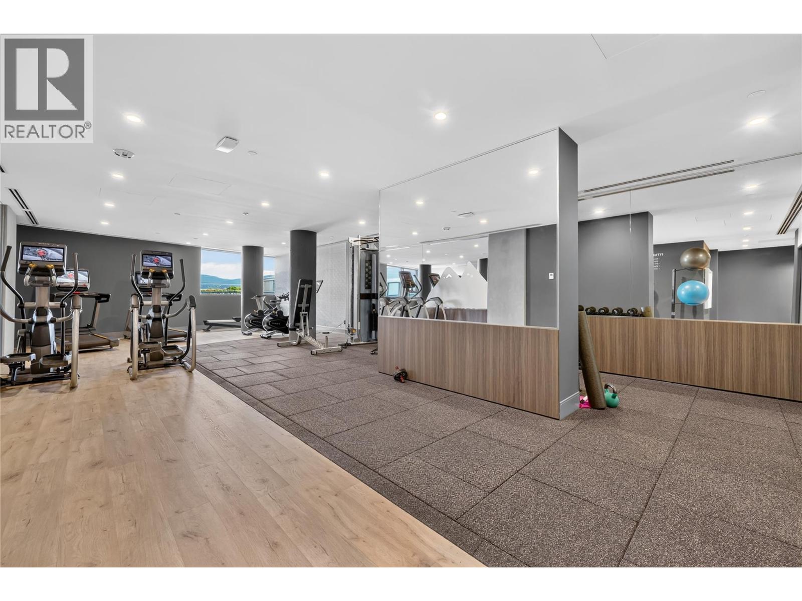 3300 Lakeshore Road Unit# 1303