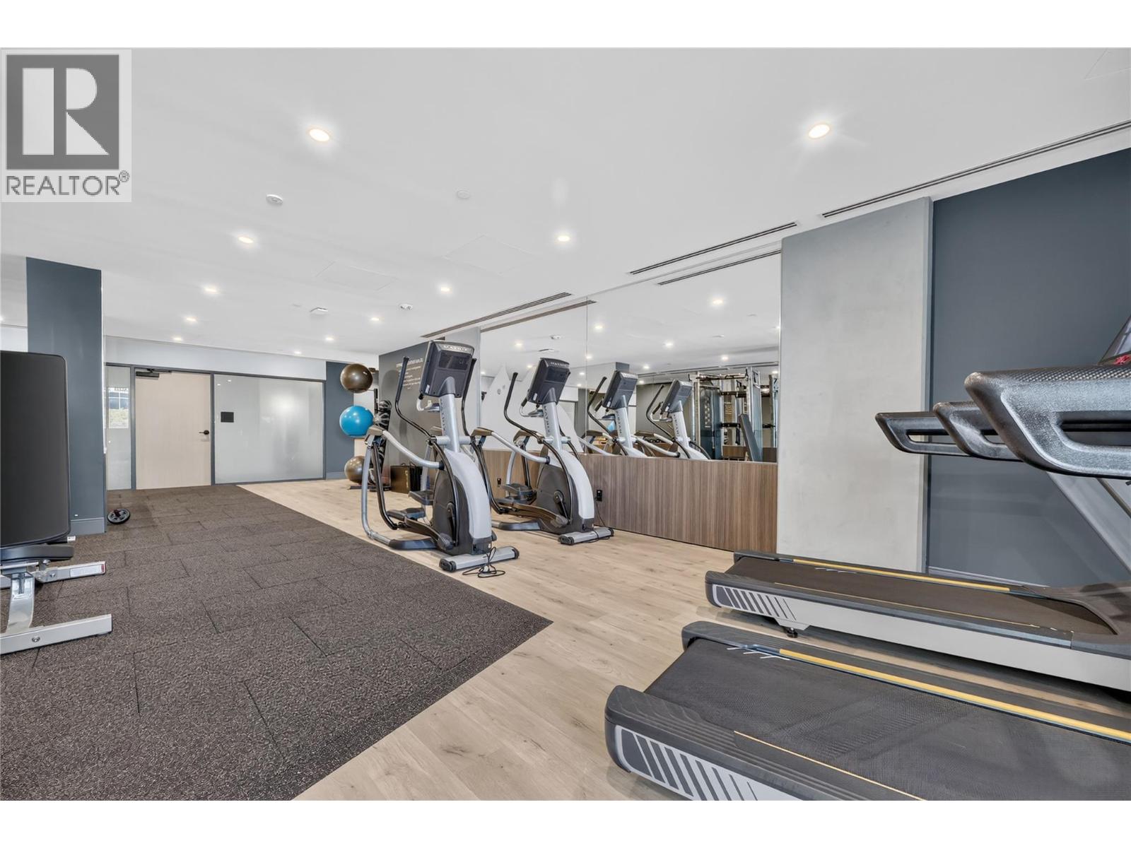 3300 Lakeshore Road Unit# 1303