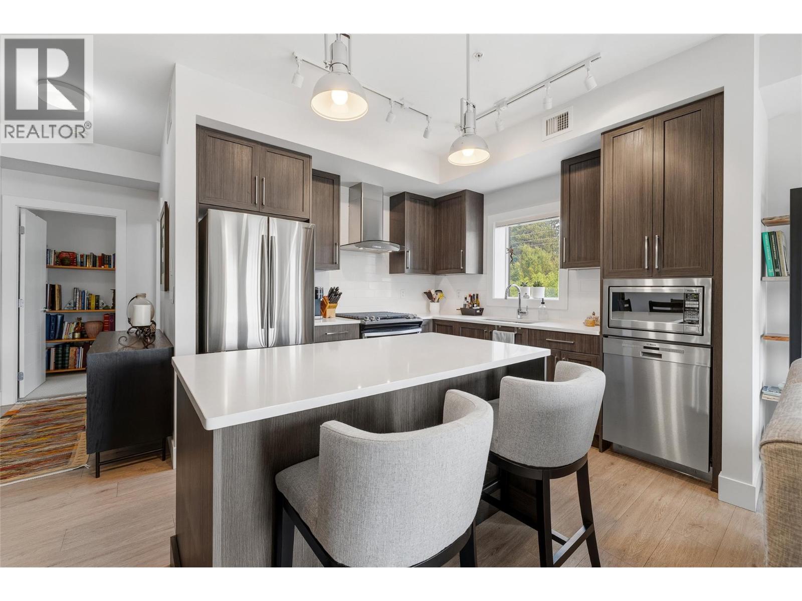 4380 Lakeshore Road Unit# PH21