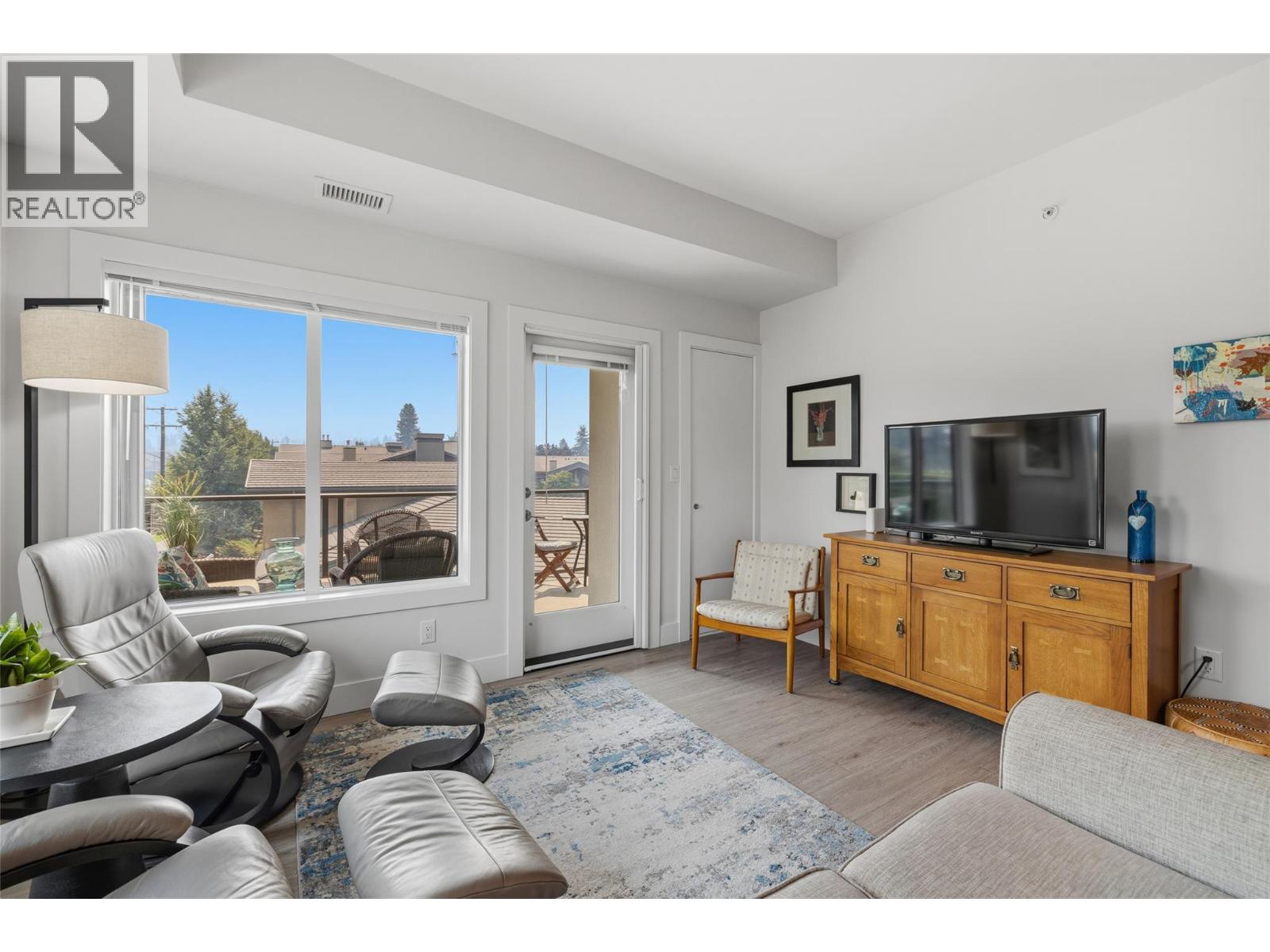 4380 Lakeshore Road Unit# PH21