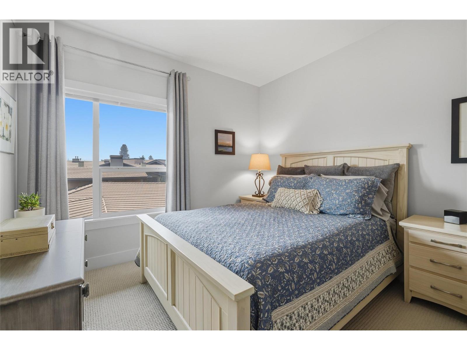 4380 Lakeshore Road Unit# PH21