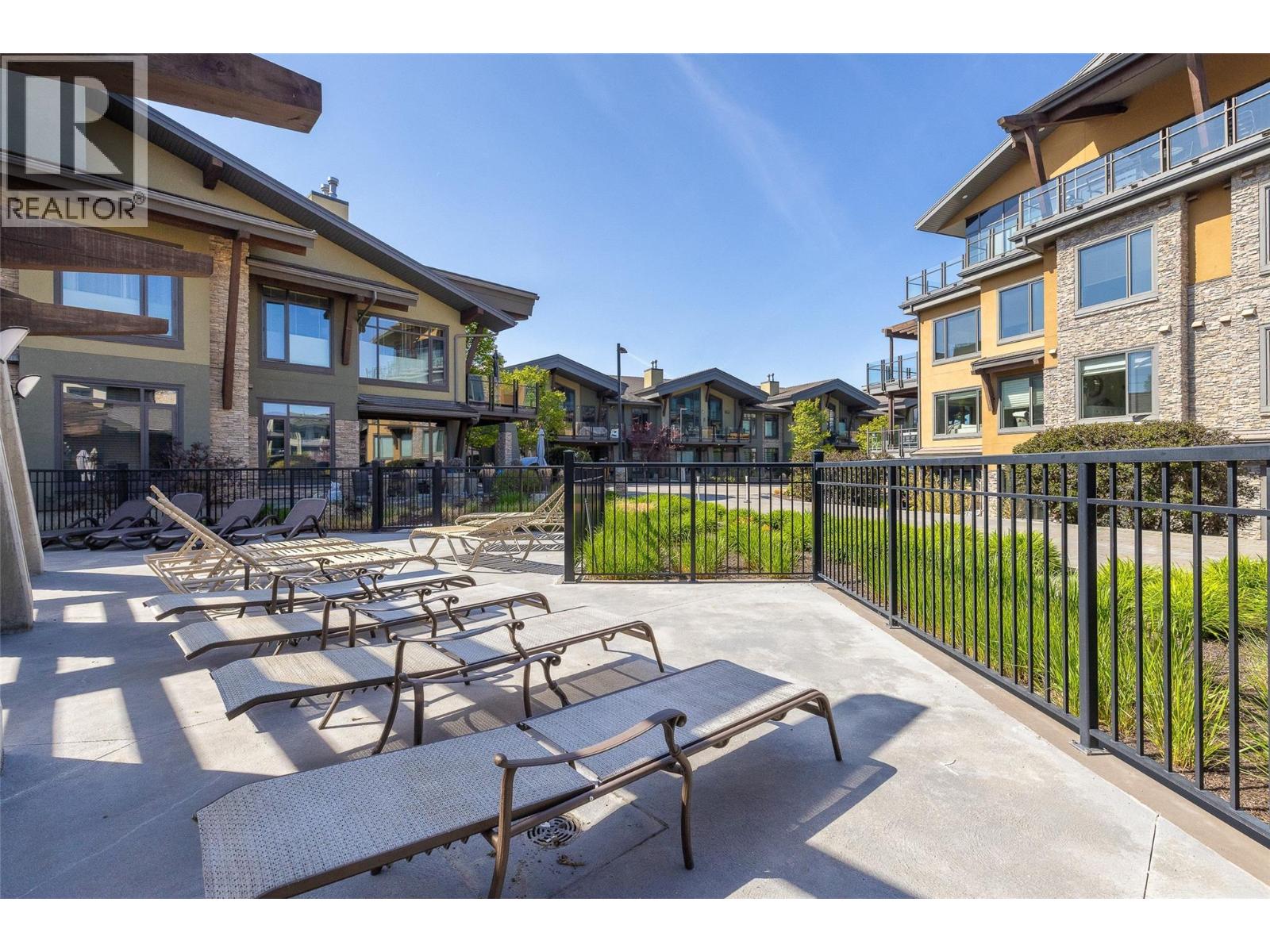 4380 Lakeshore Road Unit# PH21