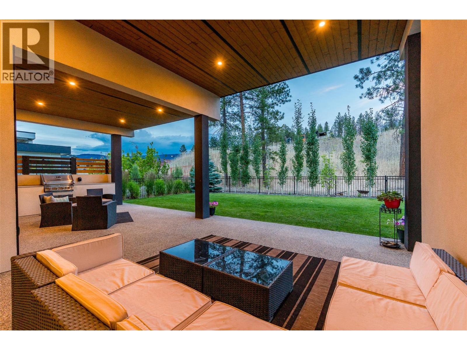 10245 Beacon Hill Drive