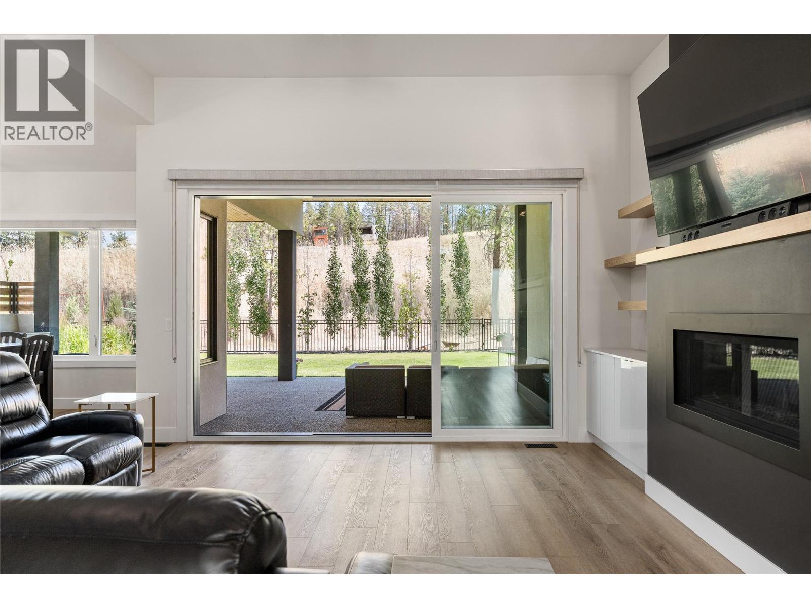 10245 Beacon Hill Drive