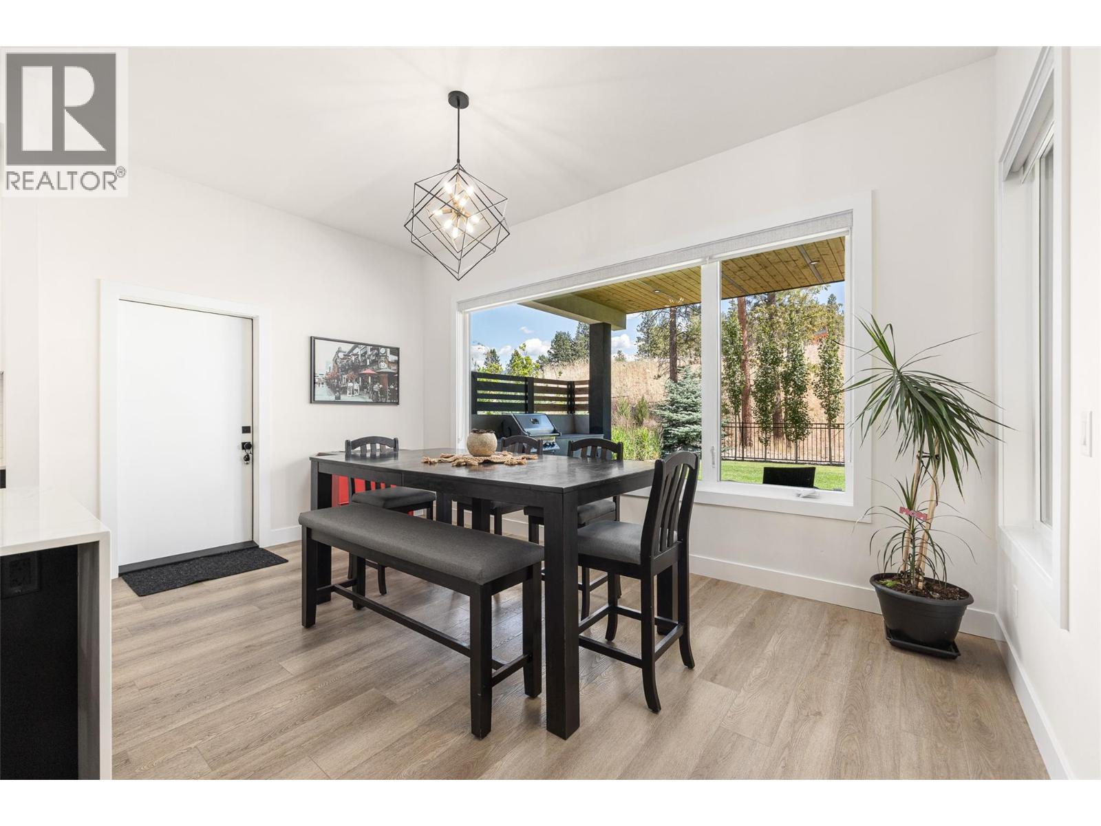 10245 Beacon Hill Drive