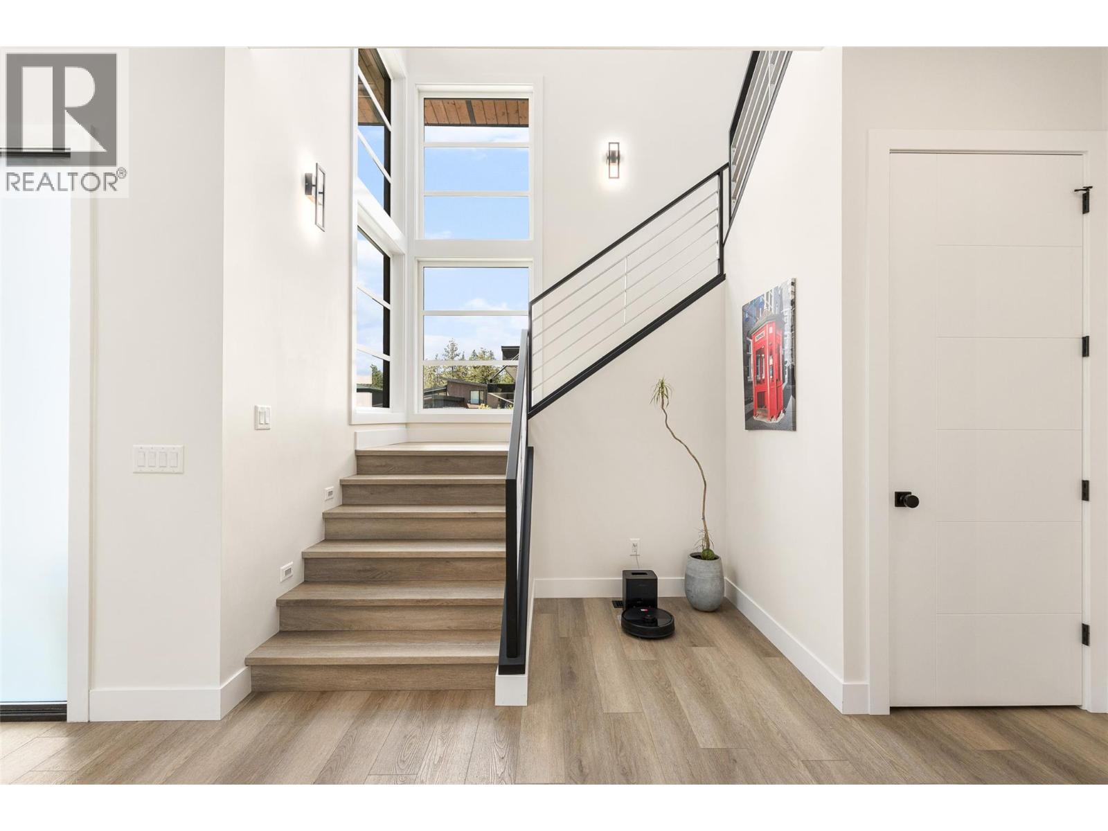 10245 Beacon Hill Drive