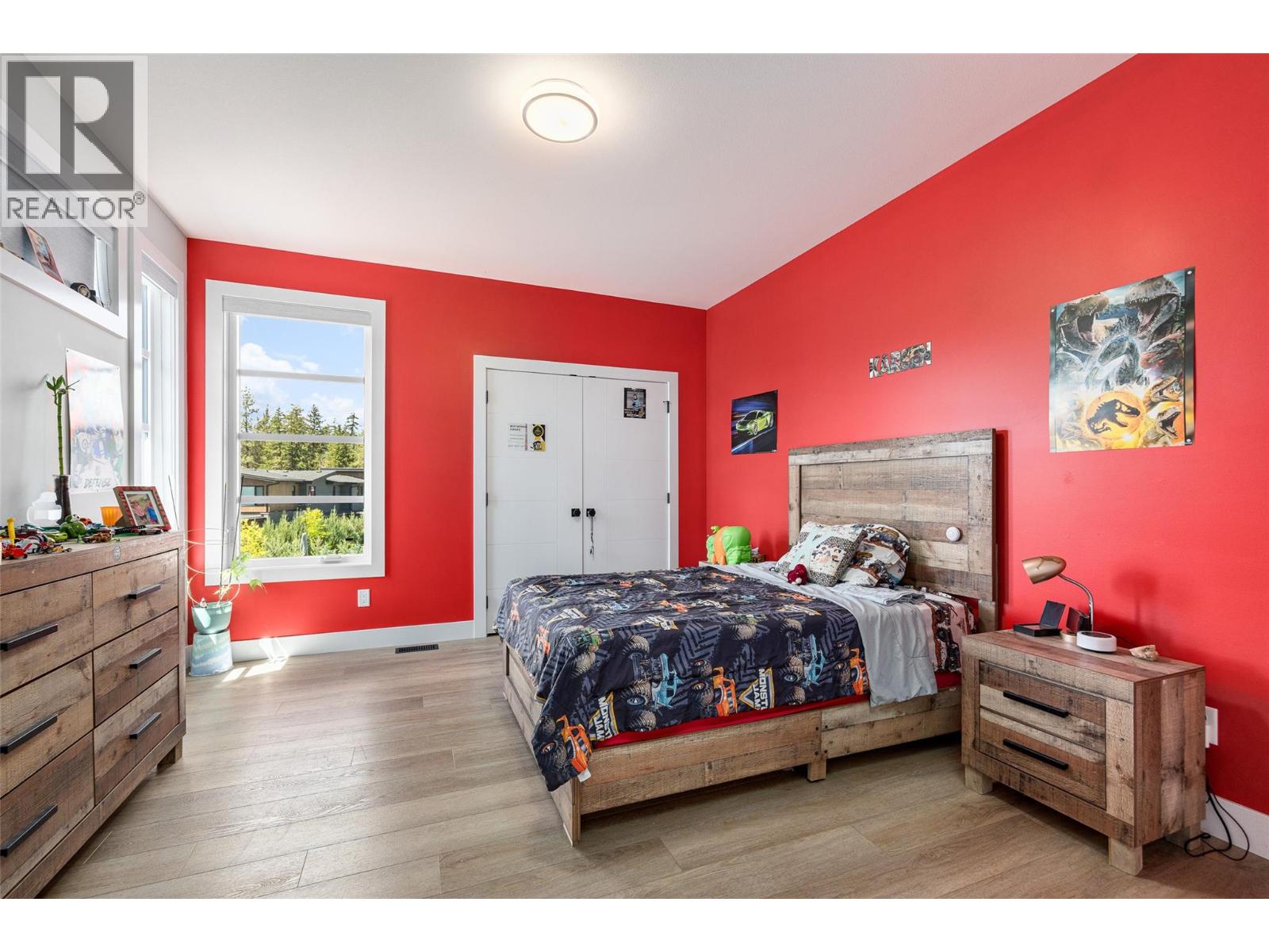 10245 Beacon Hill Drive