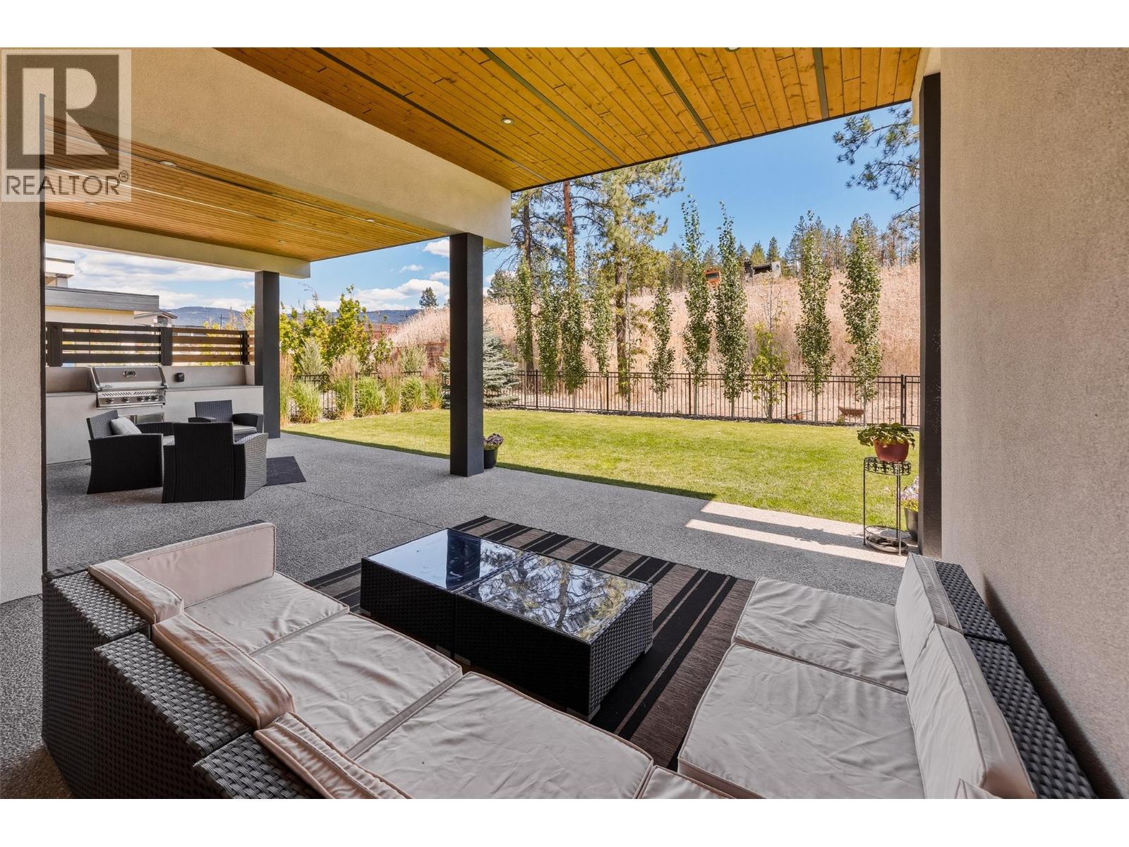 10245 Beacon Hill Drive