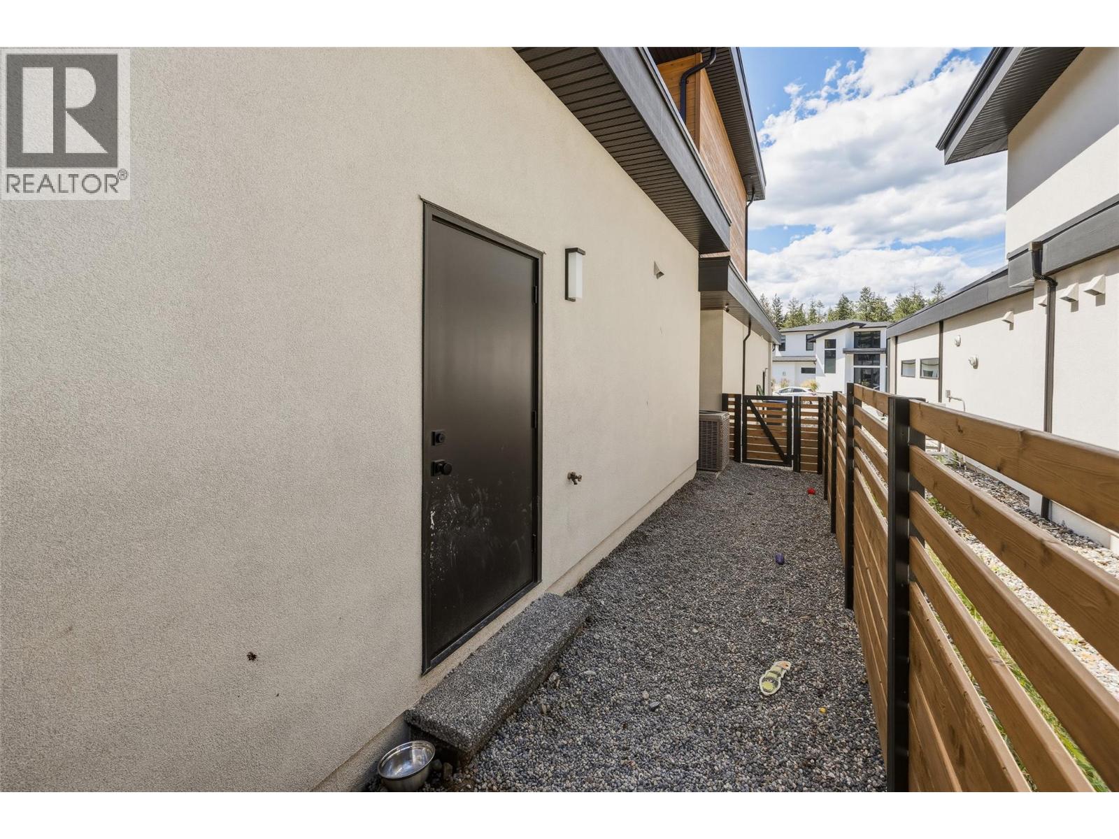 10245 Beacon Hill Drive