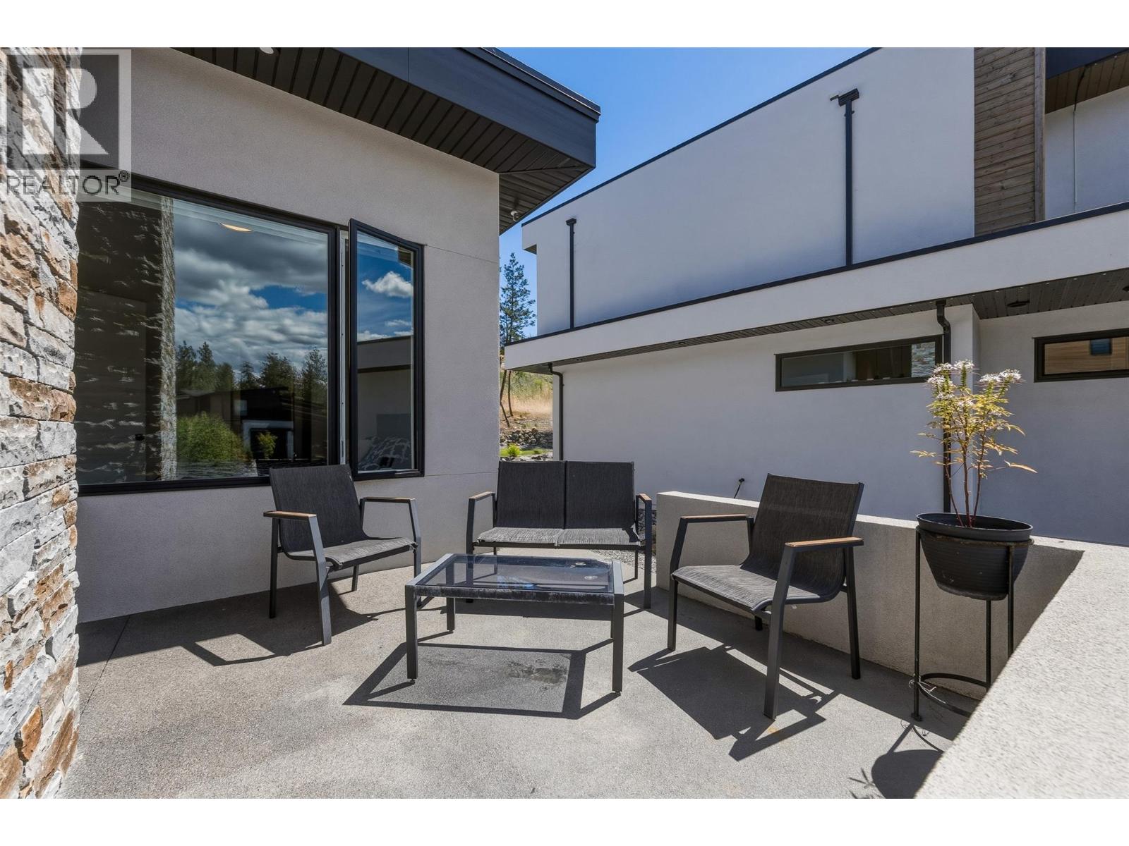 10245 Beacon Hill Drive