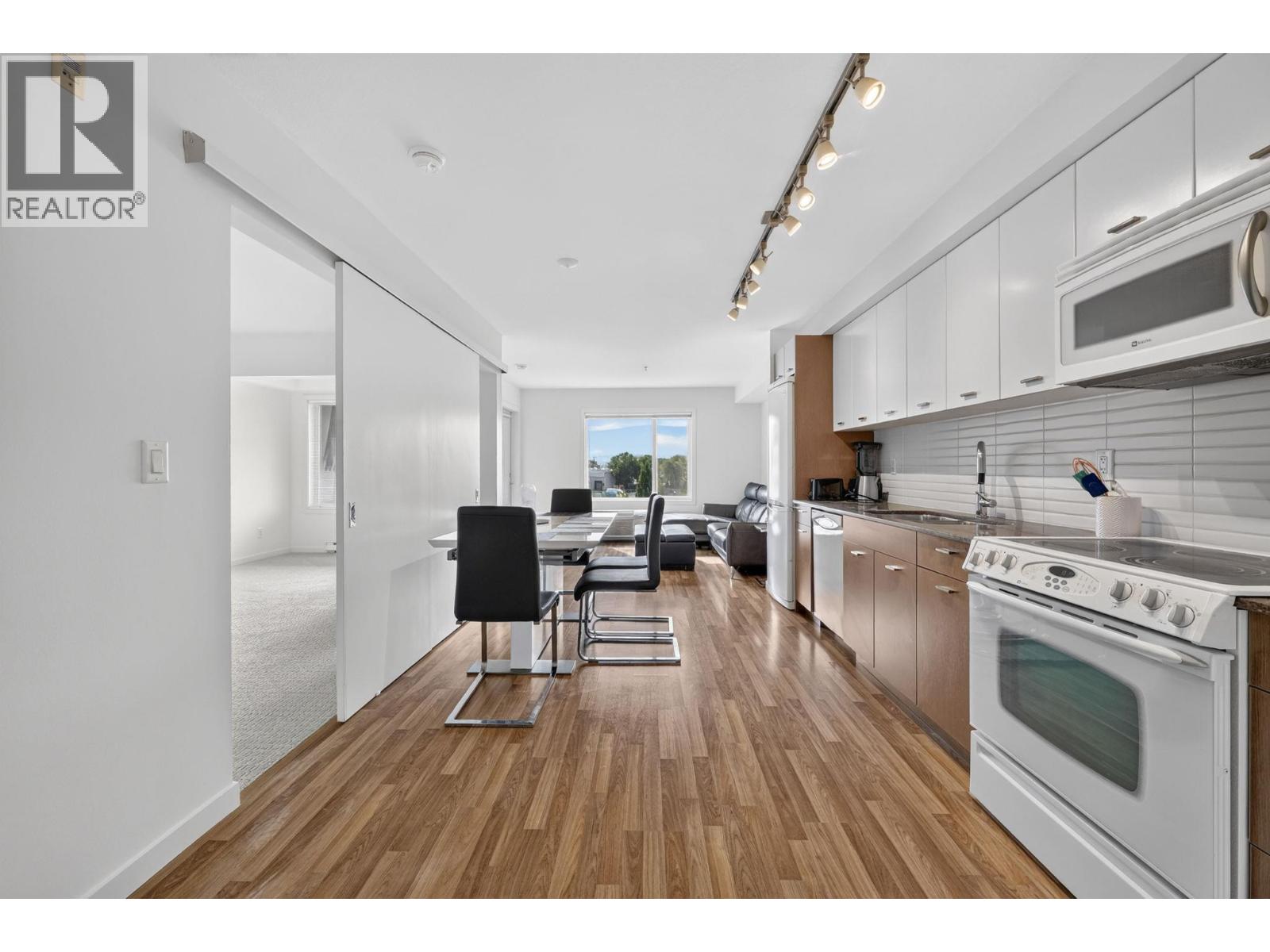 1550 Dickson Avenue Unit# 306