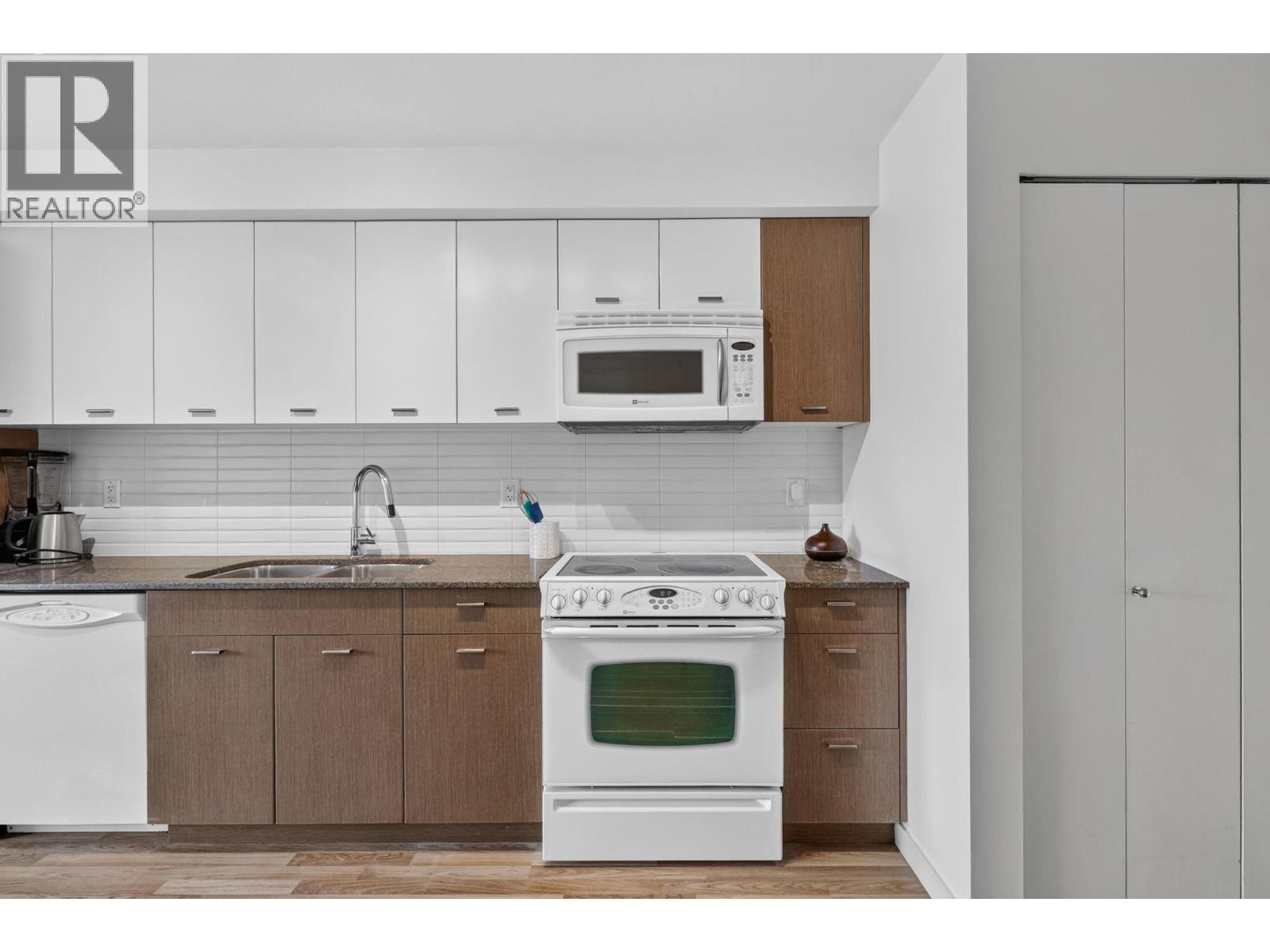 1550 Dickson Avenue Unit# 306