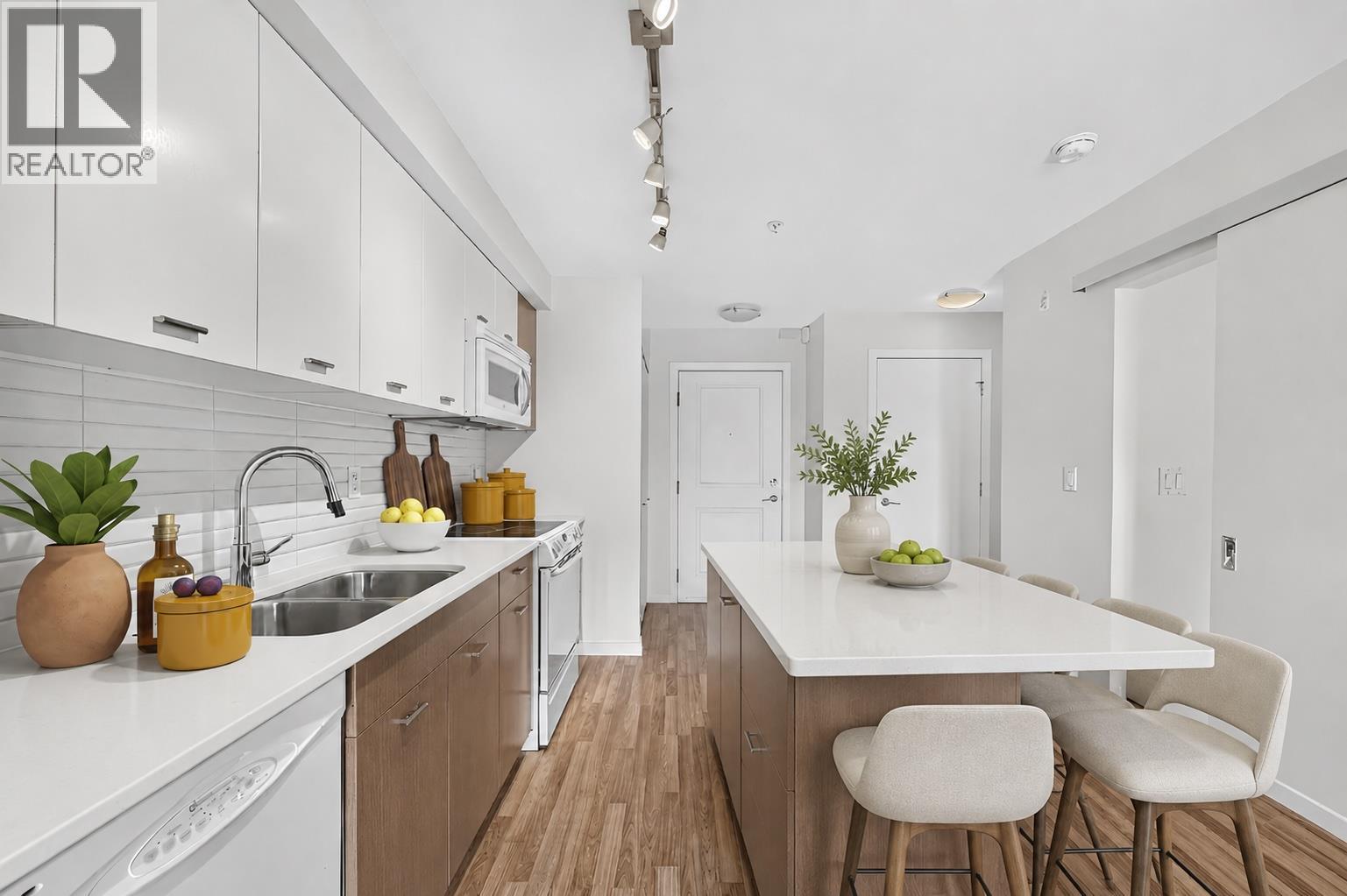 1550 Dickson Avenue Unit# 306