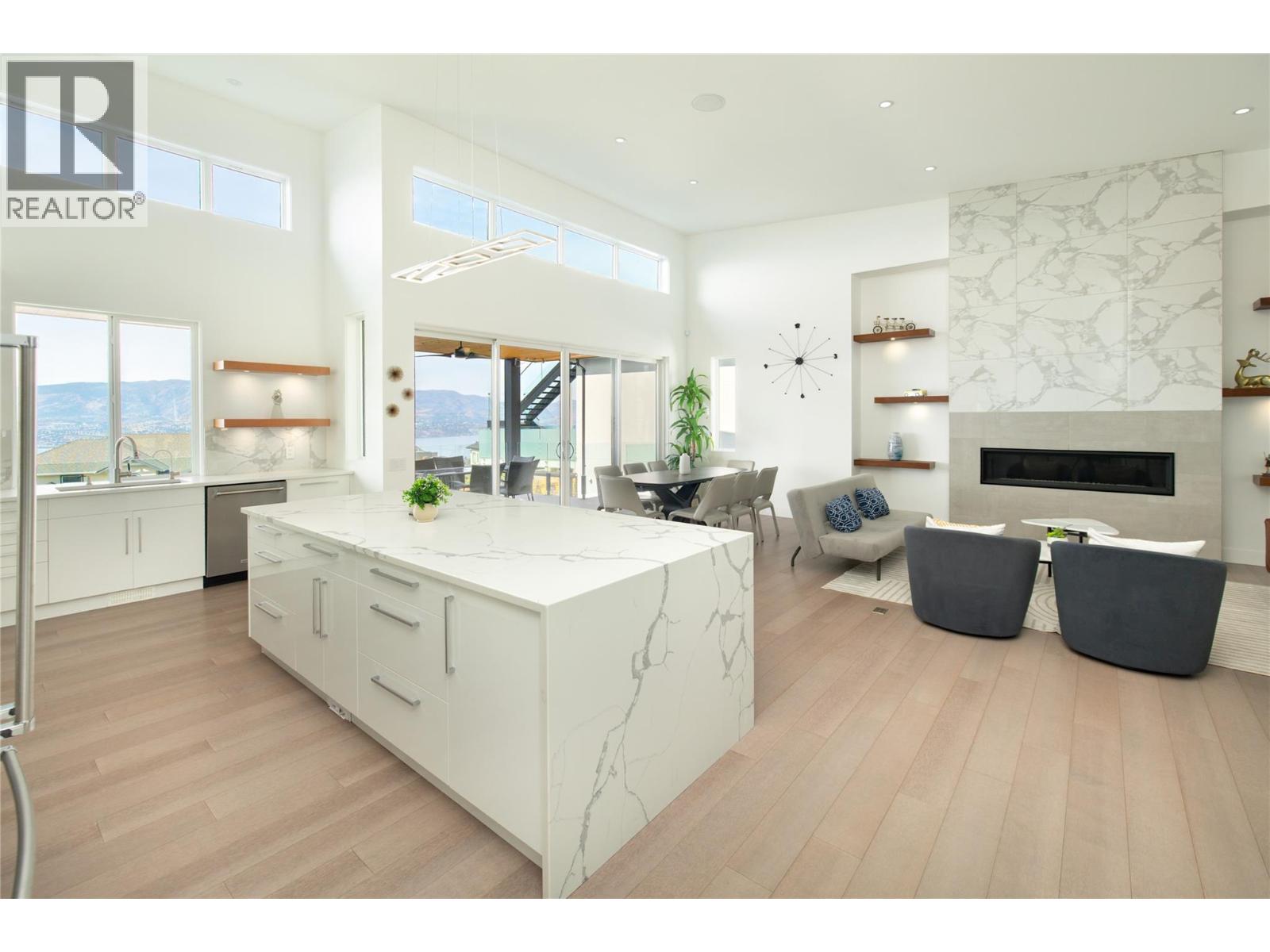 5552 Upper Mission Drive