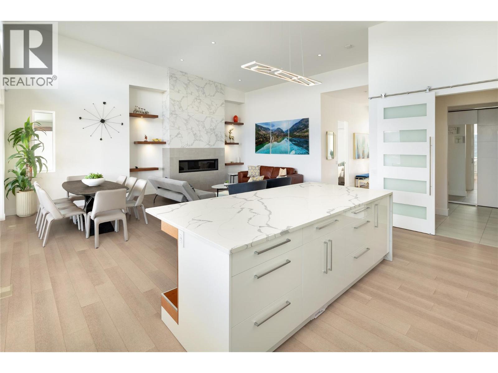 5552 Upper Mission Drive