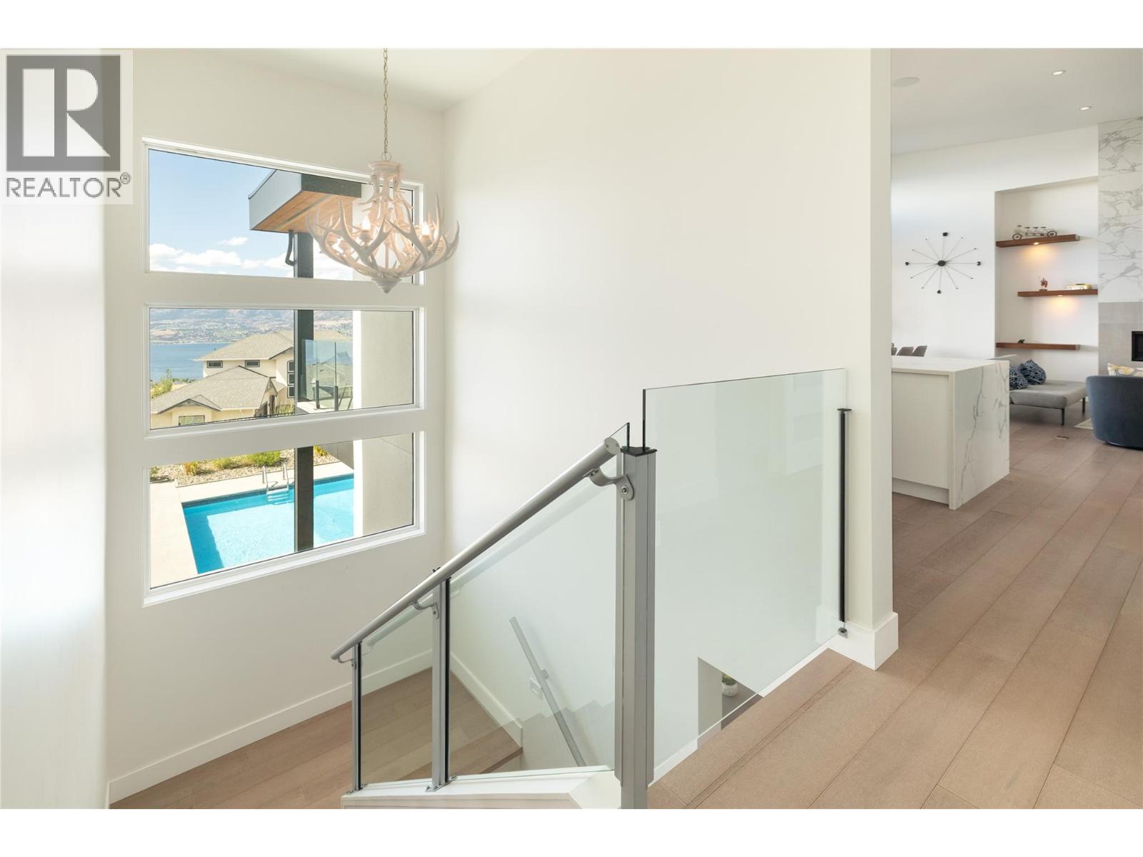 5552 Upper Mission Drive