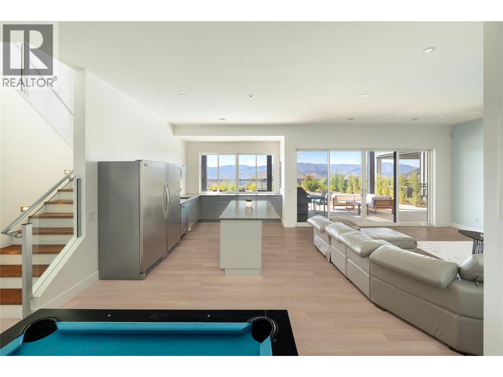 5552 Upper Mission Drive