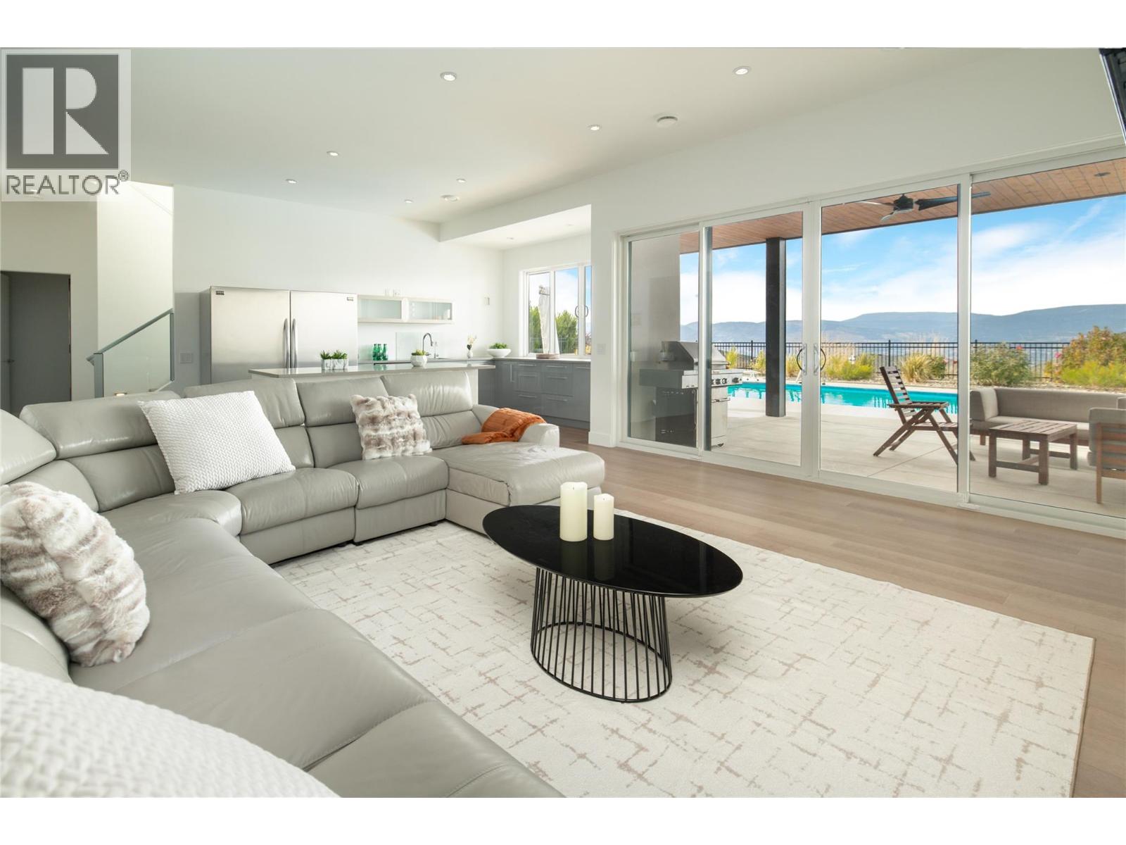 5552 Upper Mission Drive