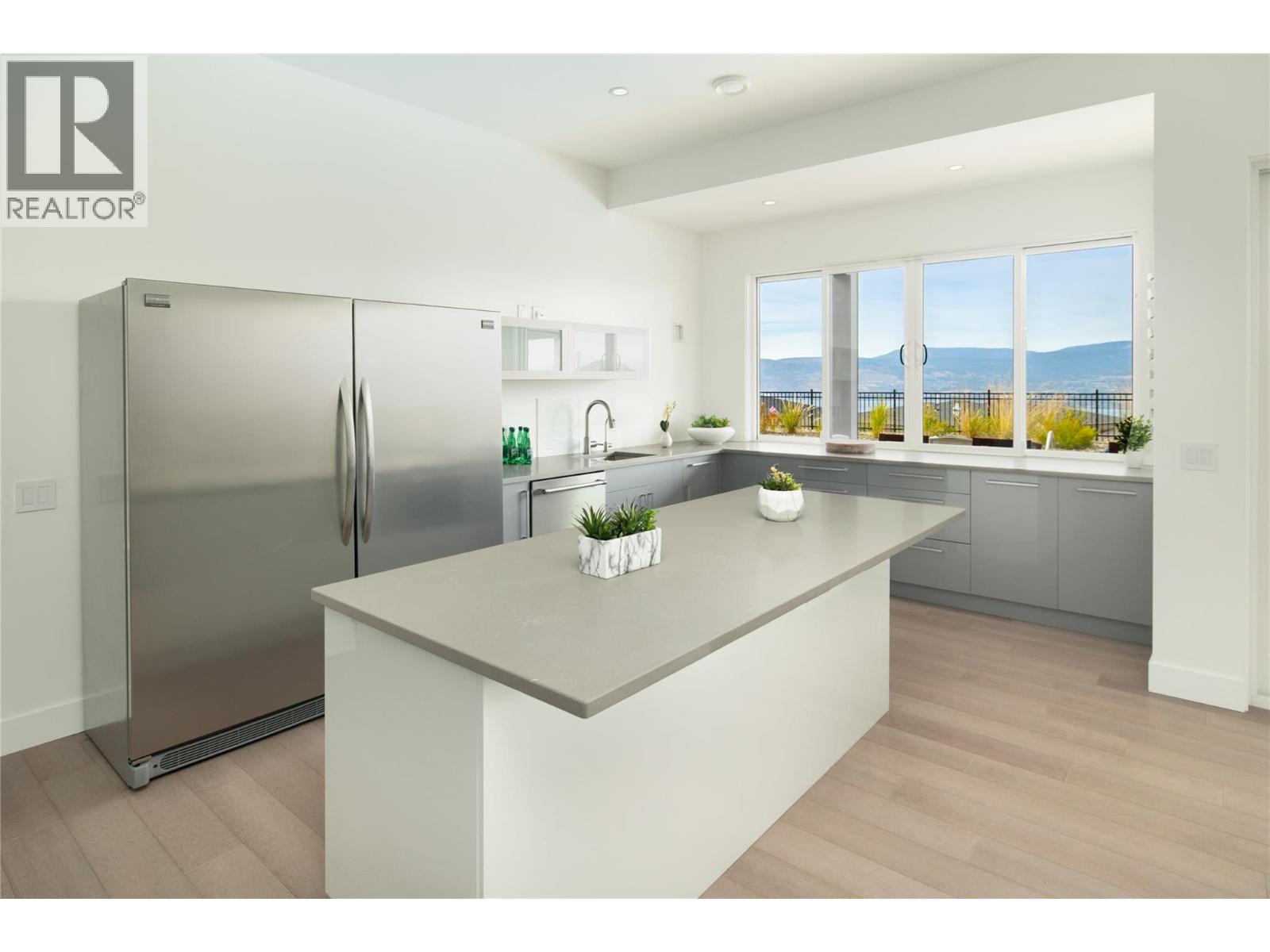 5552 Upper Mission Drive