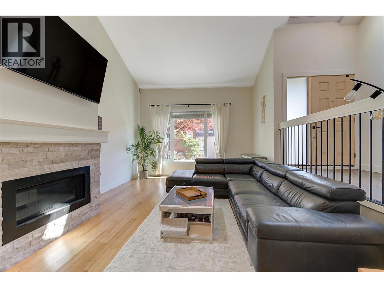 418 West Avenue