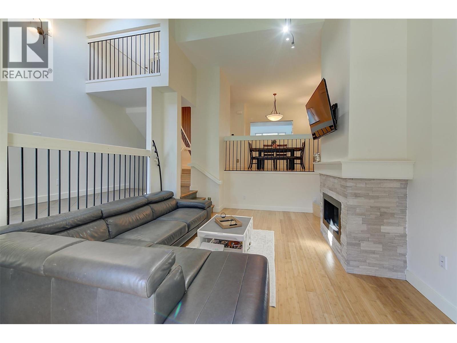 418 West Avenue
