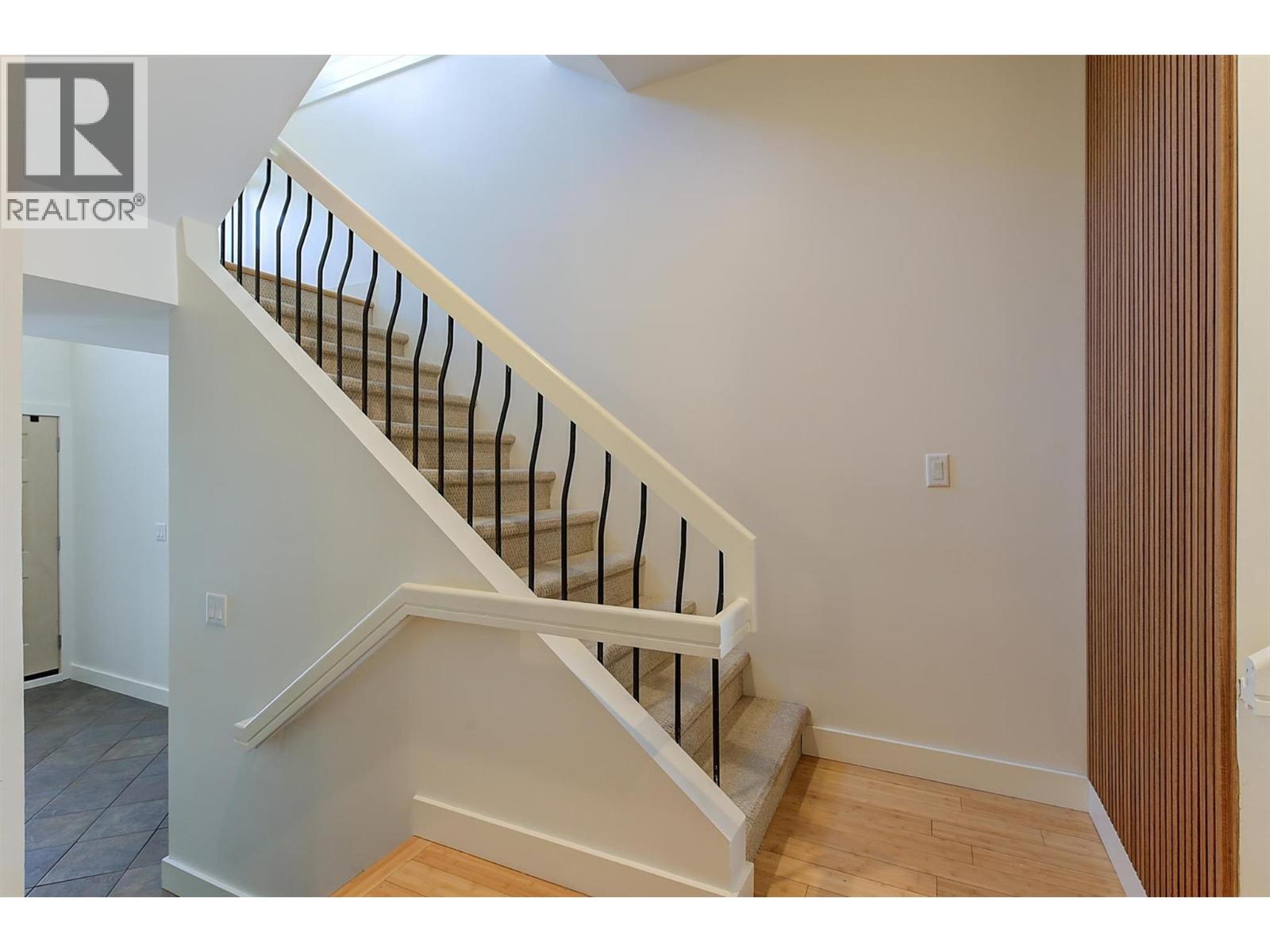 418 West Avenue