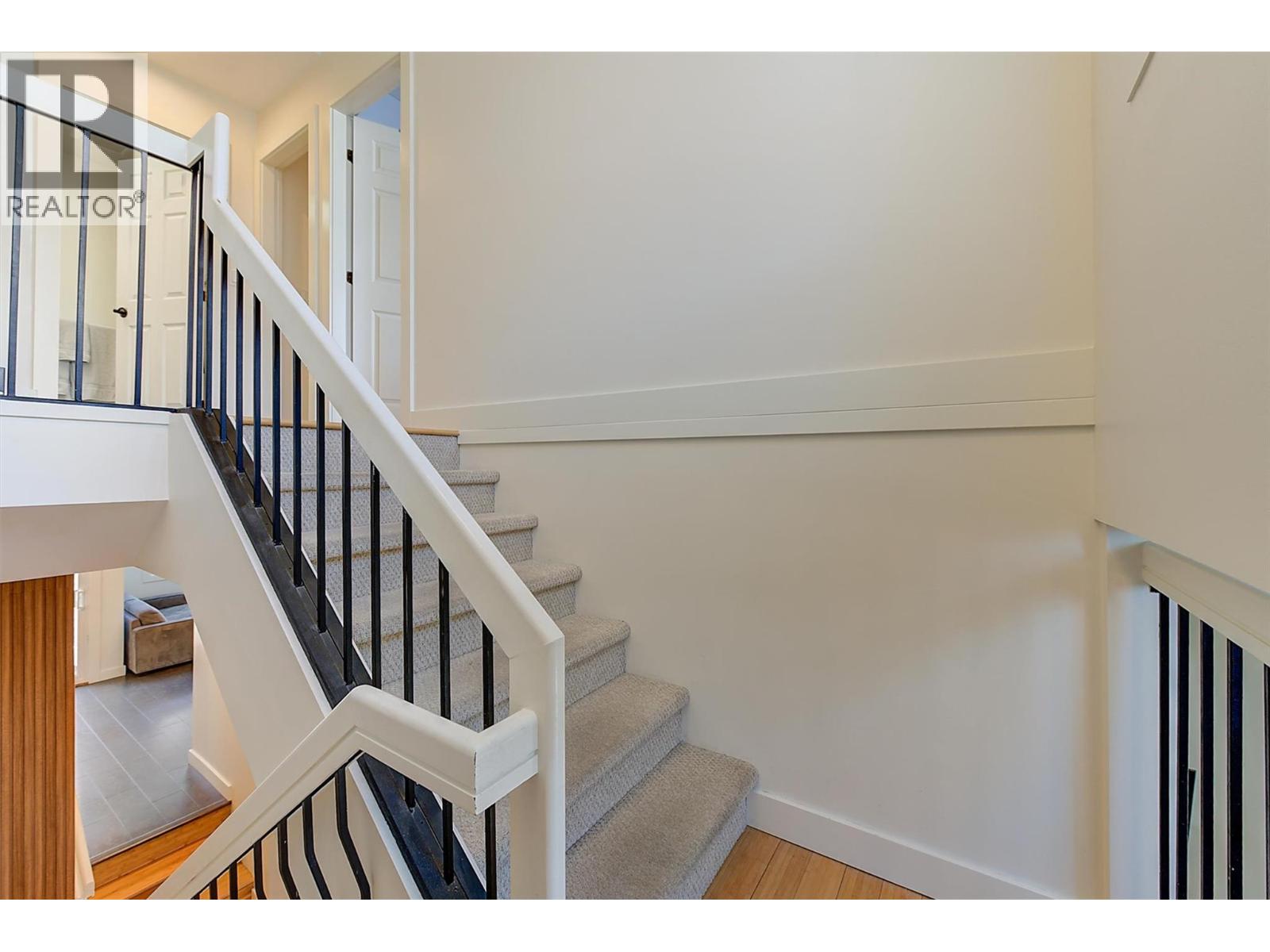 418 West Avenue