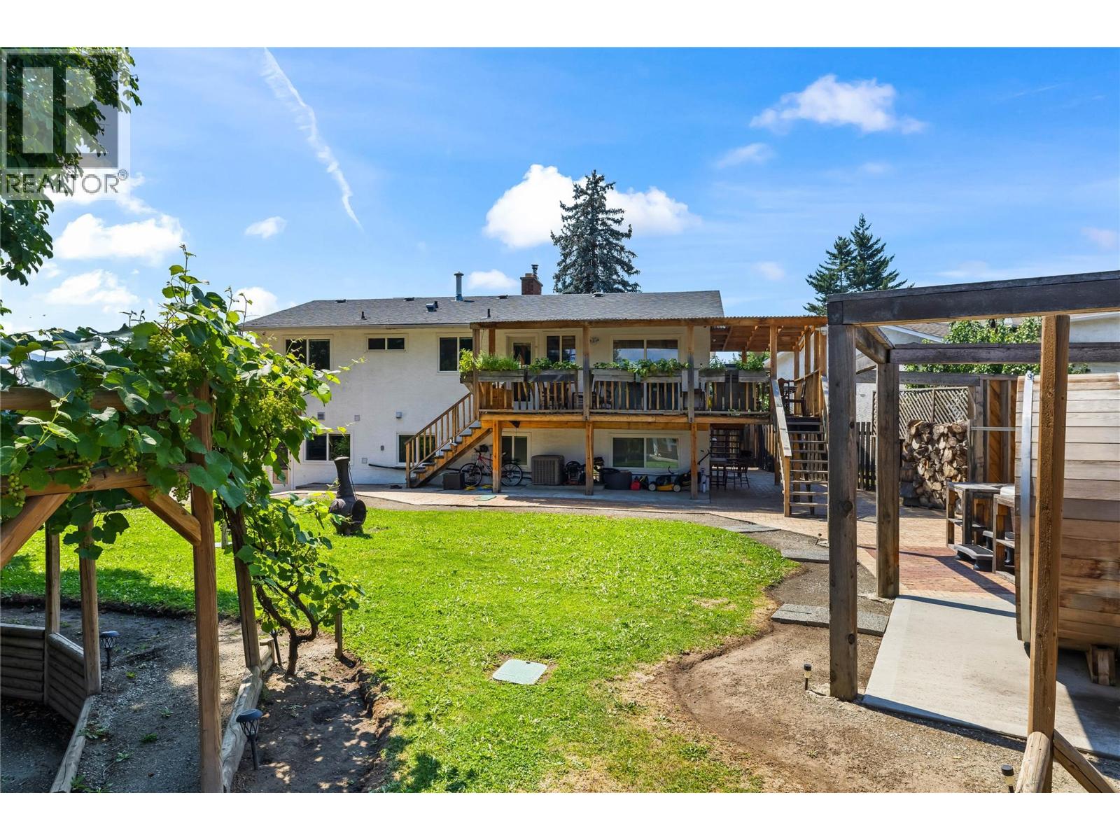 992 Grenfell Court